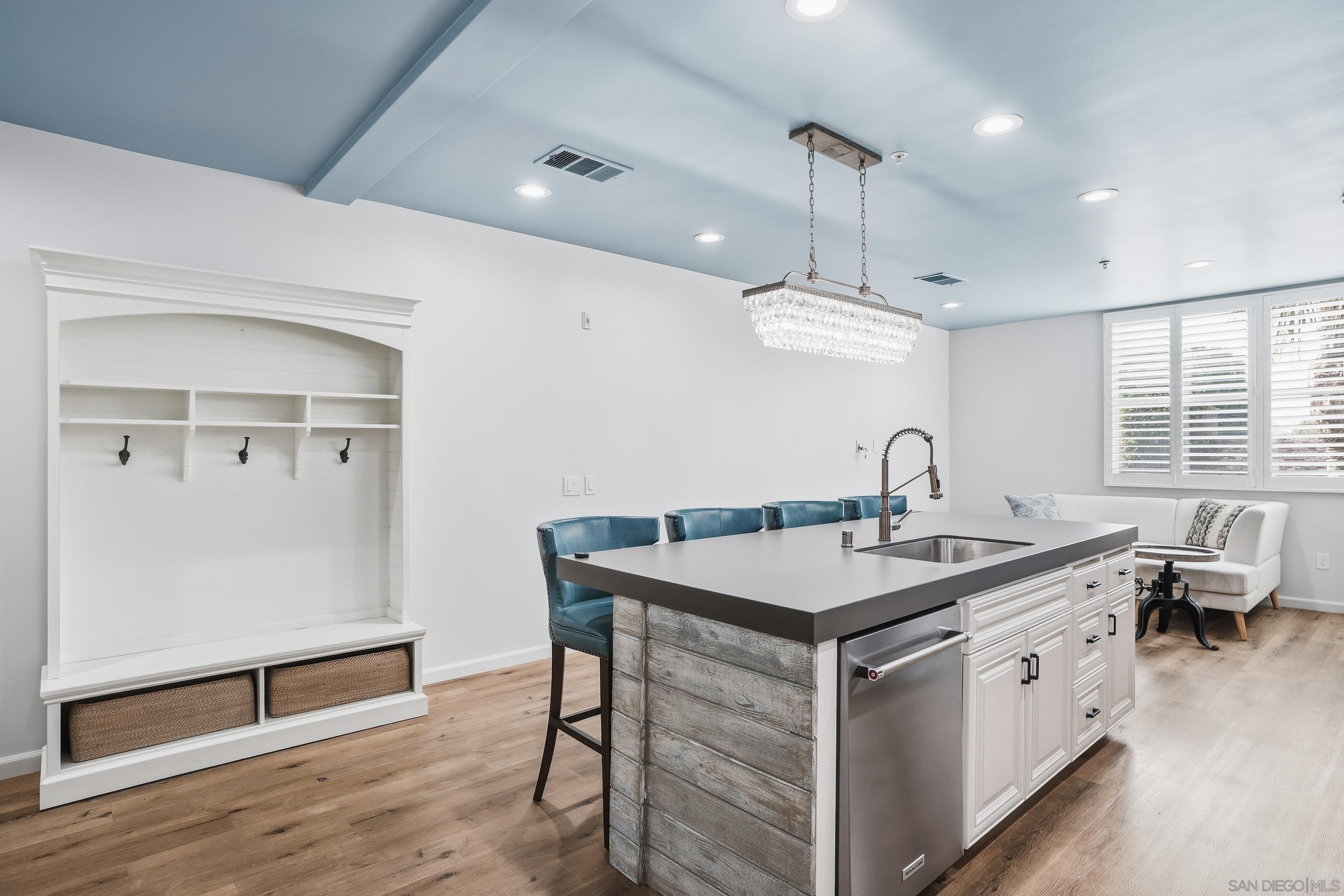 Detail Gallery Image 4 of 22 For 687 S Coast Hwy 101  216, Encinitas,  CA 92024 - 2 Beds | 2/1 Baths