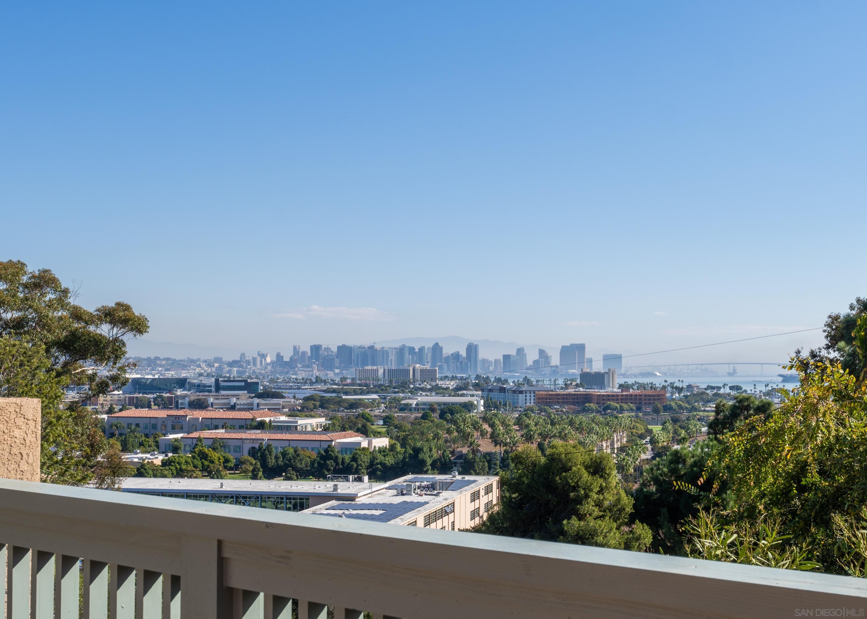 Detail Gallery Image 2 of 34 For 3038  Udall St, San Diego,  CA 92106 - 4 Beds | 4 Baths