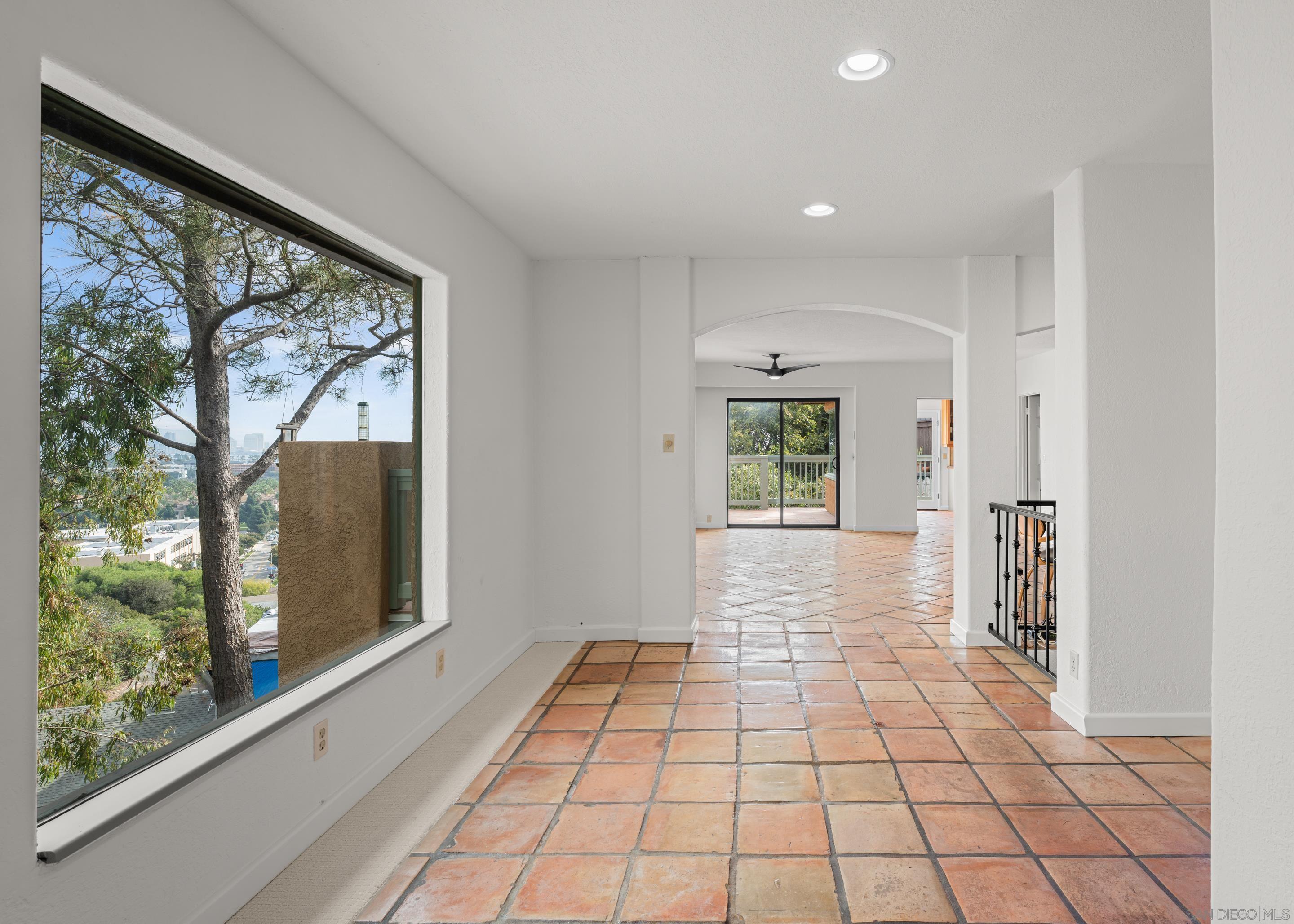 Detail Gallery Image 11 of 34 For 3038  Udall St, San Diego,  CA 92106 - 4 Beds | 4 Baths