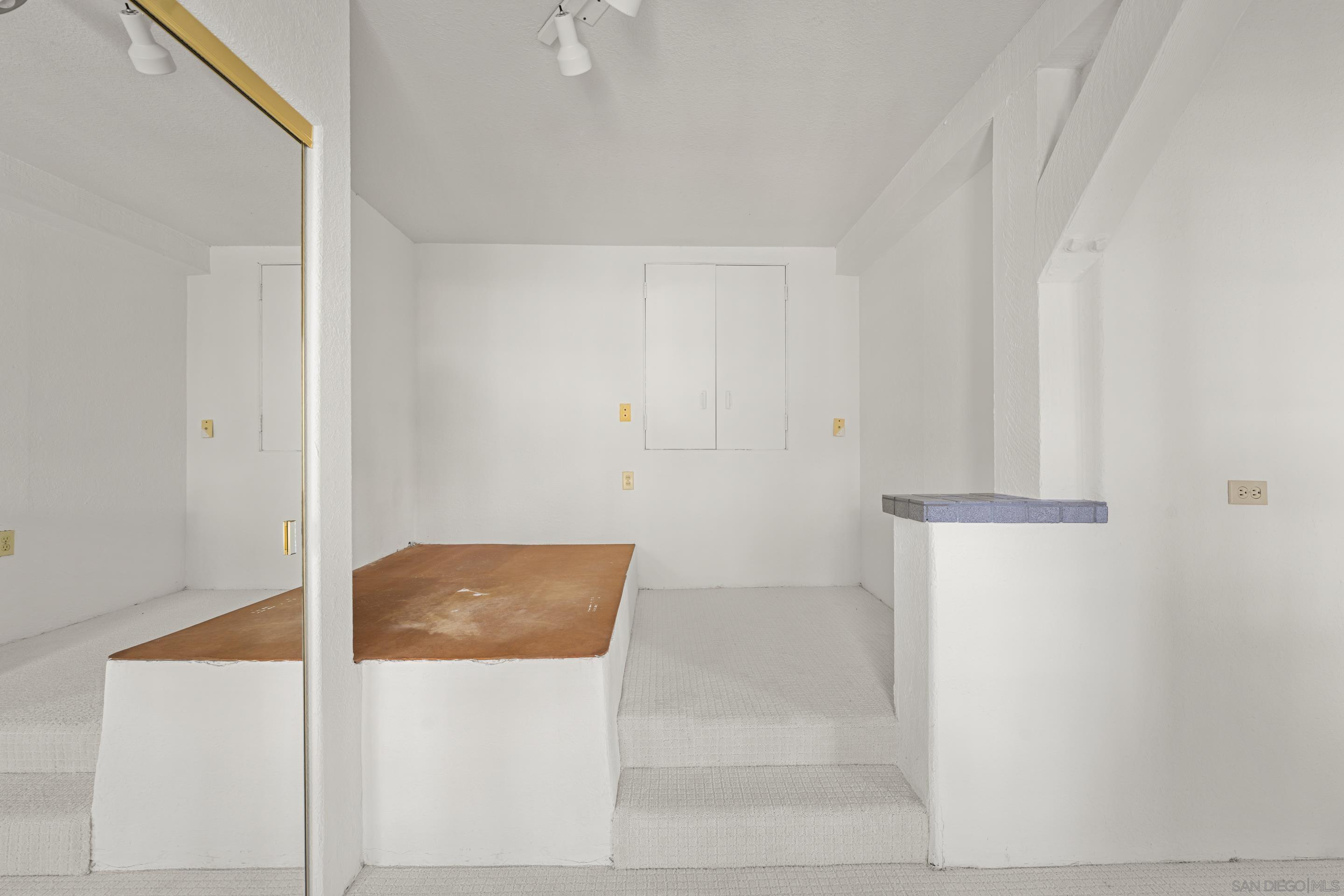 Detail Gallery Image 18 of 34 For 3038  Udall St, San Diego,  CA 92106 - 4 Beds | 4 Baths