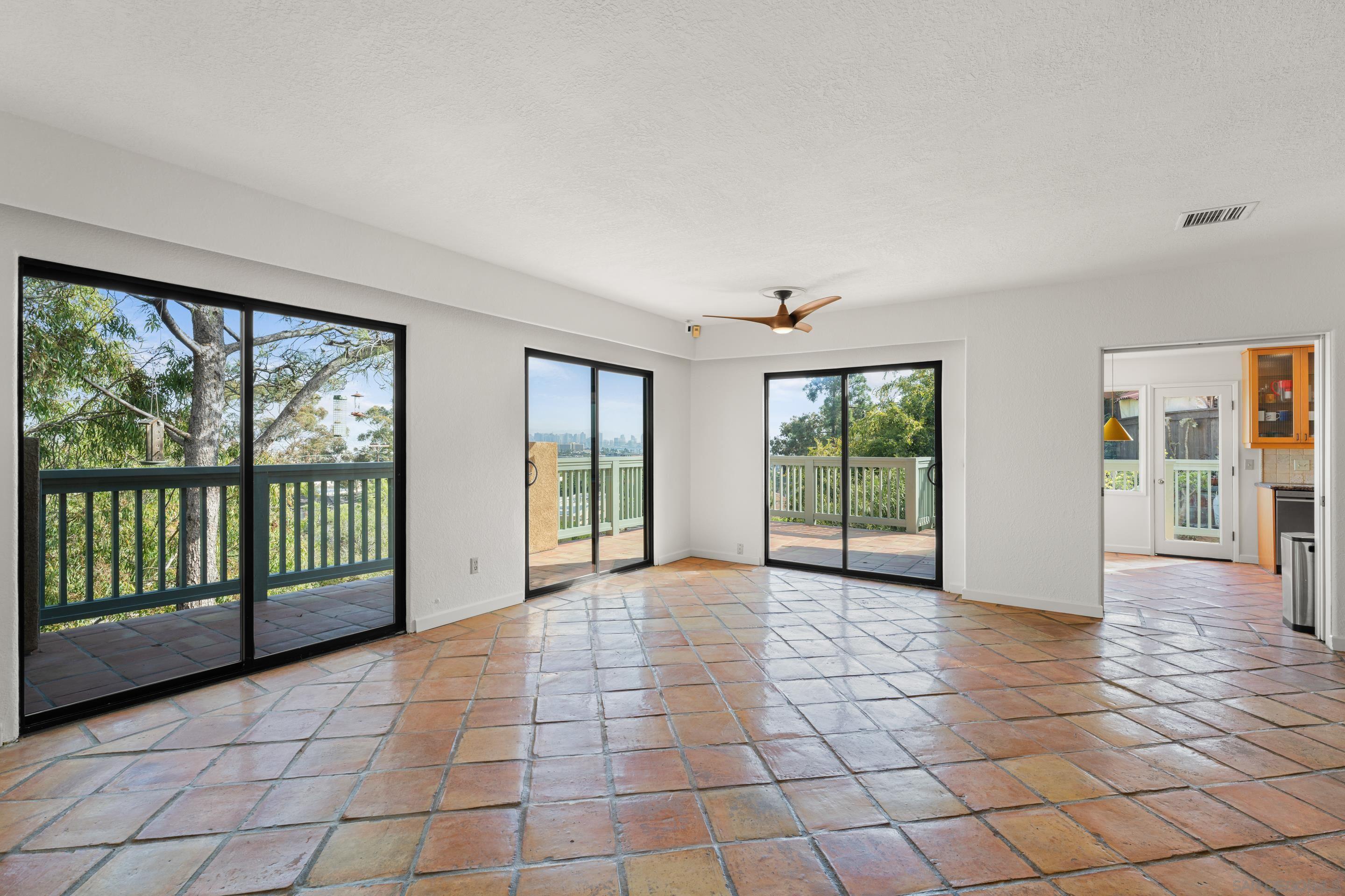 Detail Gallery Image 6 of 34 For 3038  Udall St, San Diego,  CA 92106 - 4 Beds | 4 Baths