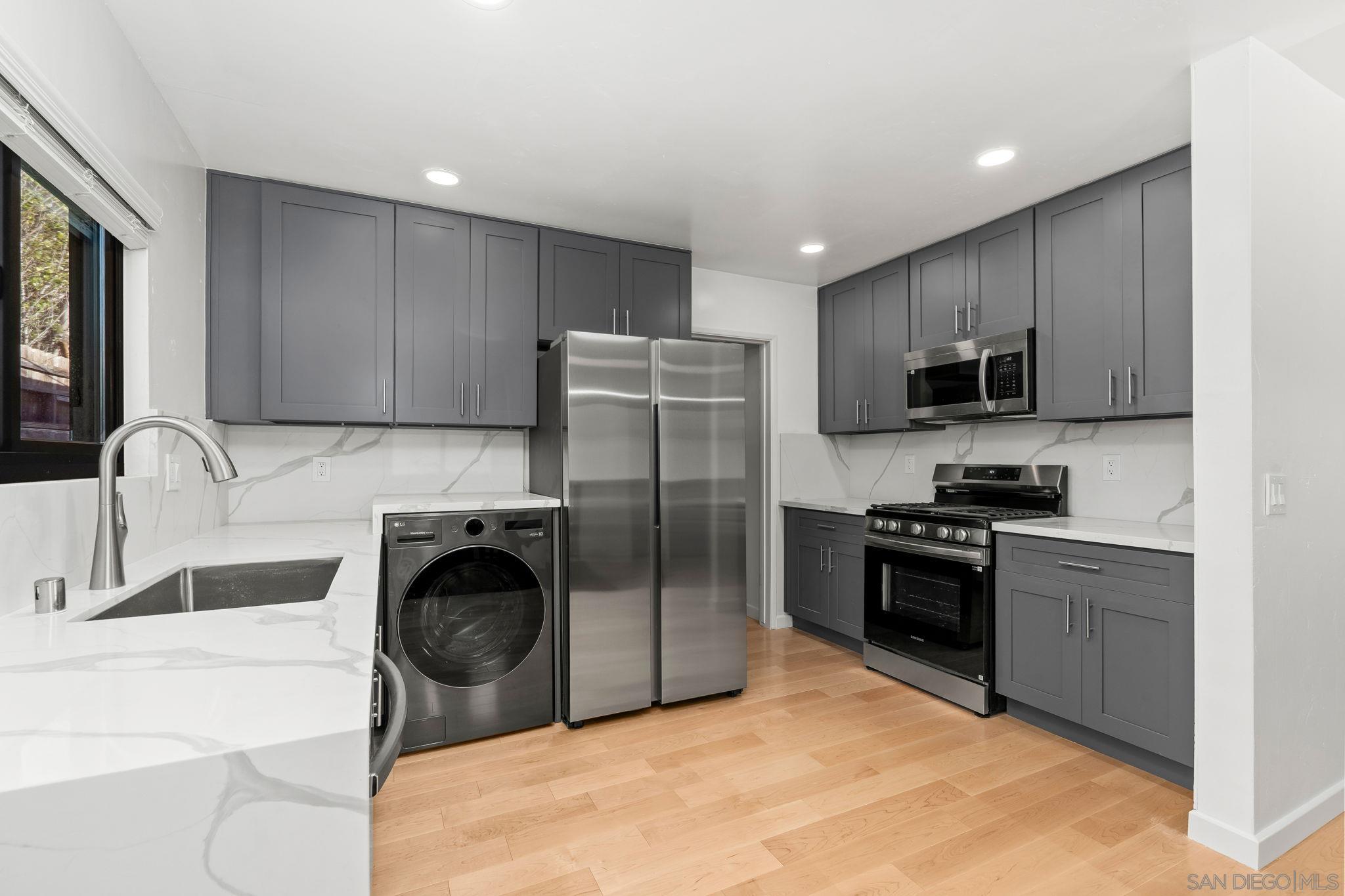 Detail Gallery Image 35 of 43 For 326-28  H Ave, Coronado,  CA 92118 - 4 Beds | 2 Baths