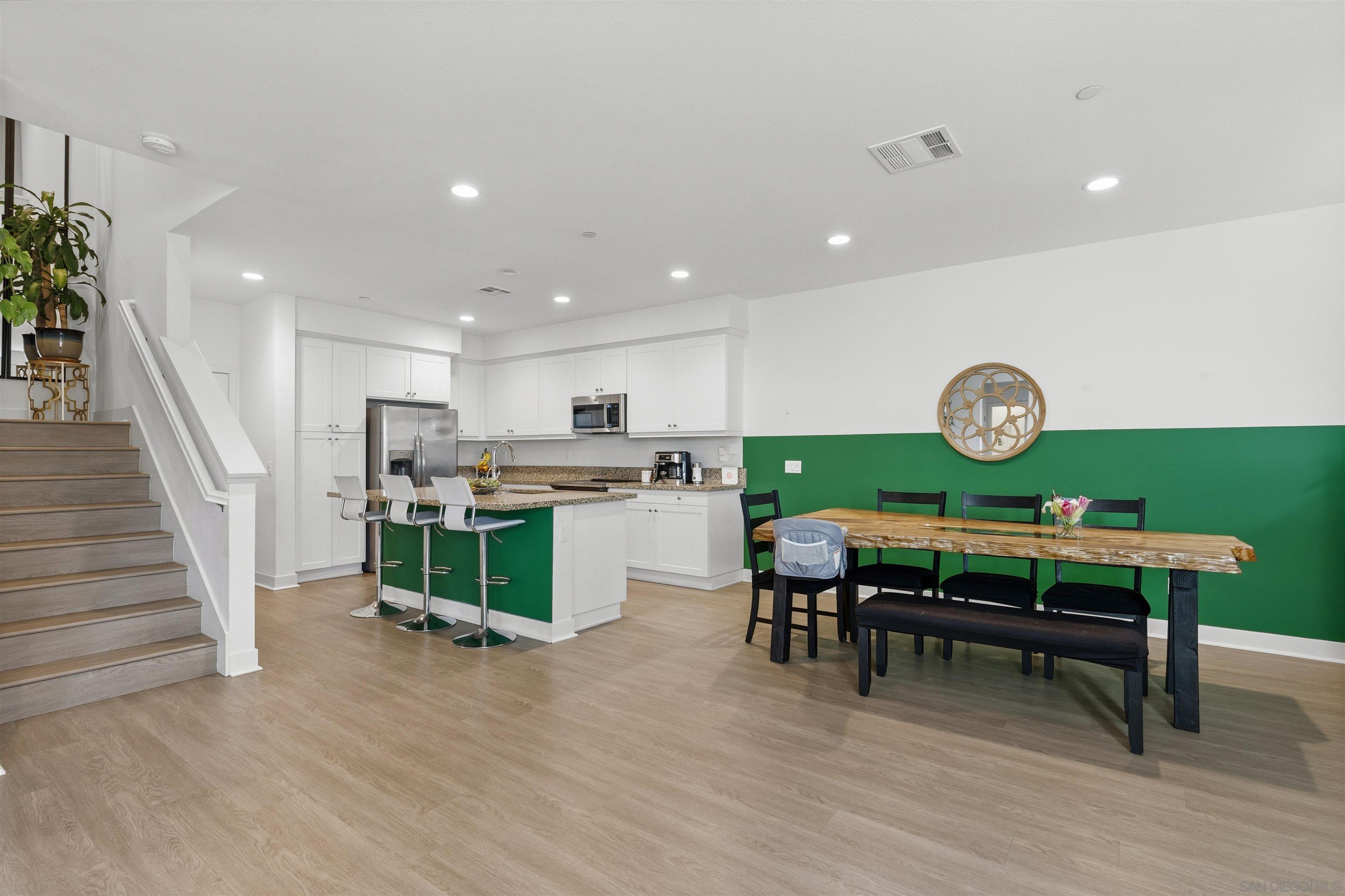 Detail Gallery Image 8 of 23 For 8686  Tobago Lane, Santee,  CA 92071 - 4 Beds | 3 Baths