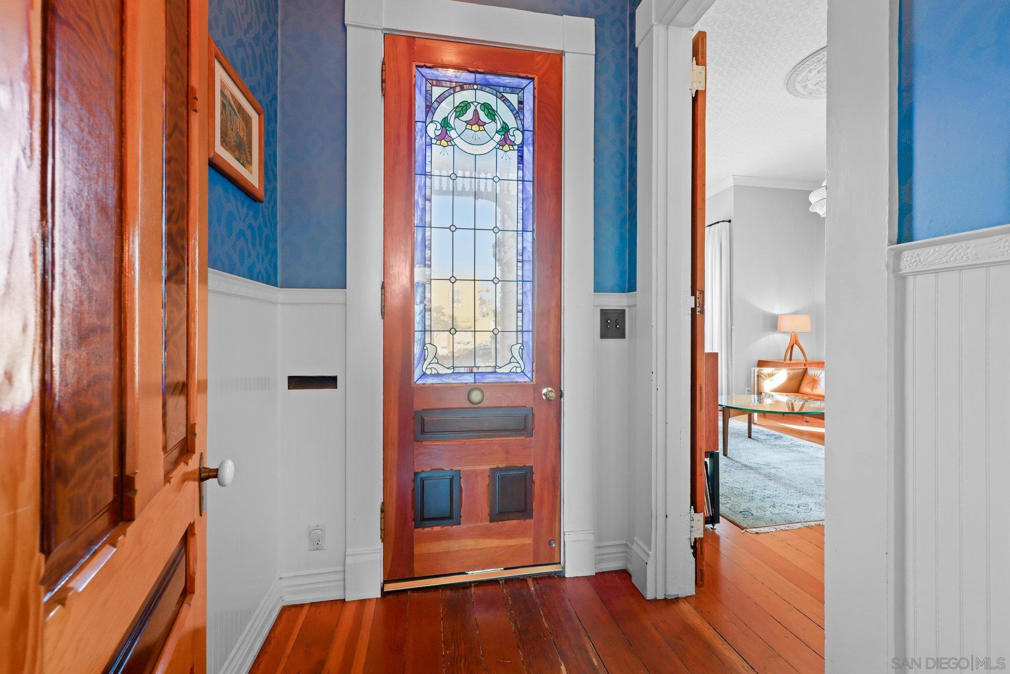 Detail Gallery Image 8 of 73 For 1930  30th St, San Diego,  CA 92102 - 4 Beds | 3/1 Baths