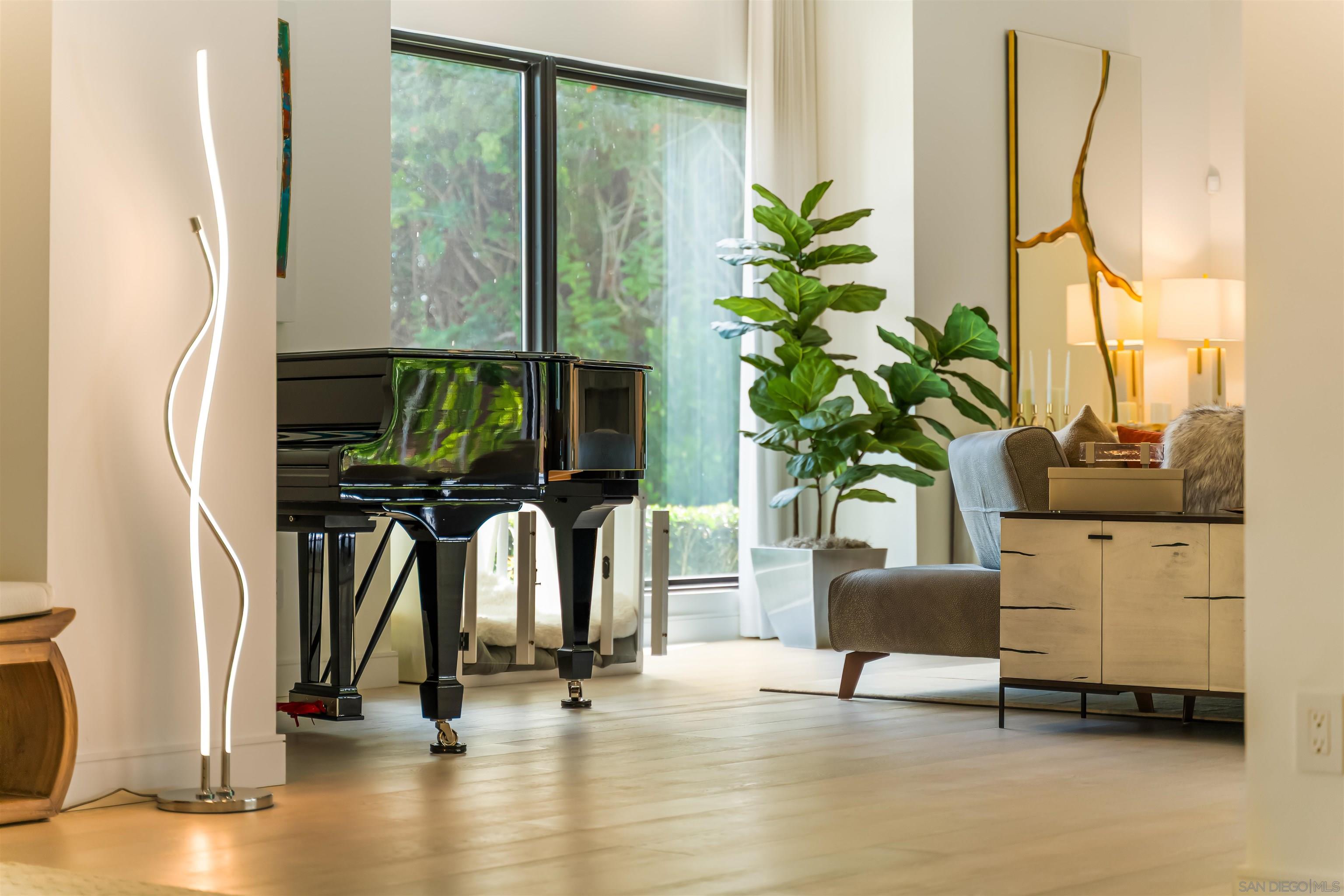 Detail Gallery Image 11 of 75 For 6887  Avenida Andorra, La Jolla,  CA 92037 - 4 Beds | 5 Baths