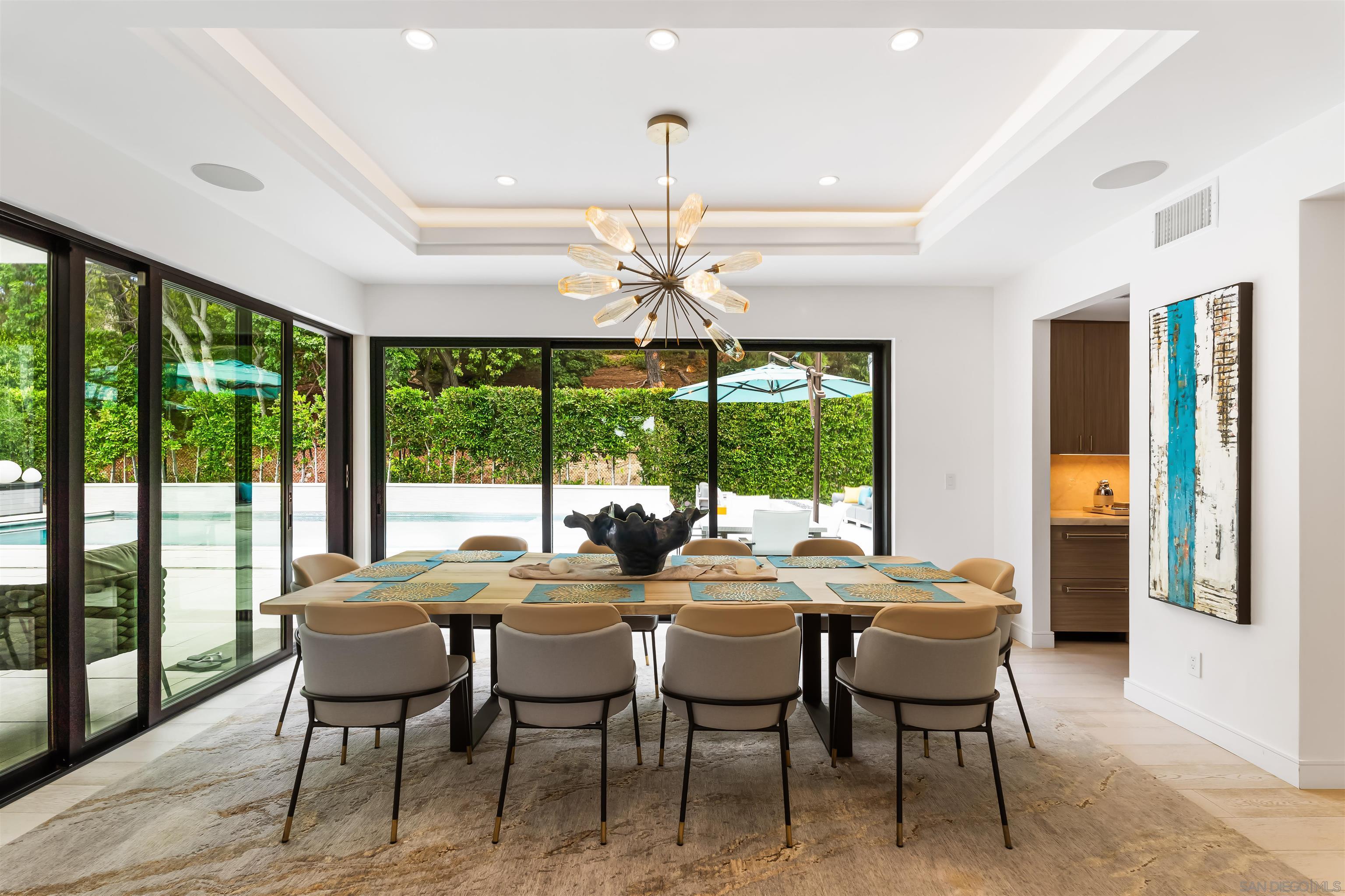 Detail Gallery Image 12 of 75 For 6887  Avenida Andorra, La Jolla,  CA 92037 - 4 Beds | 5 Baths