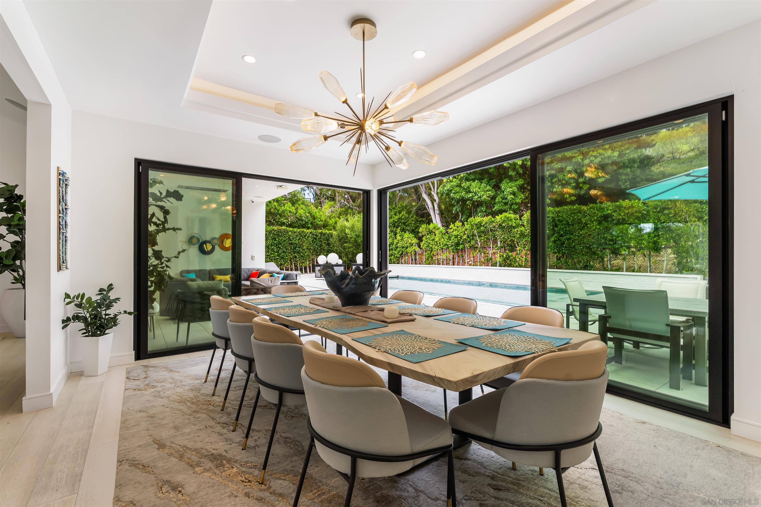 Detail Gallery Image 13 of 75 For 6887  Avenida Andorra, La Jolla,  CA 92037 - 4 Beds | 5 Baths