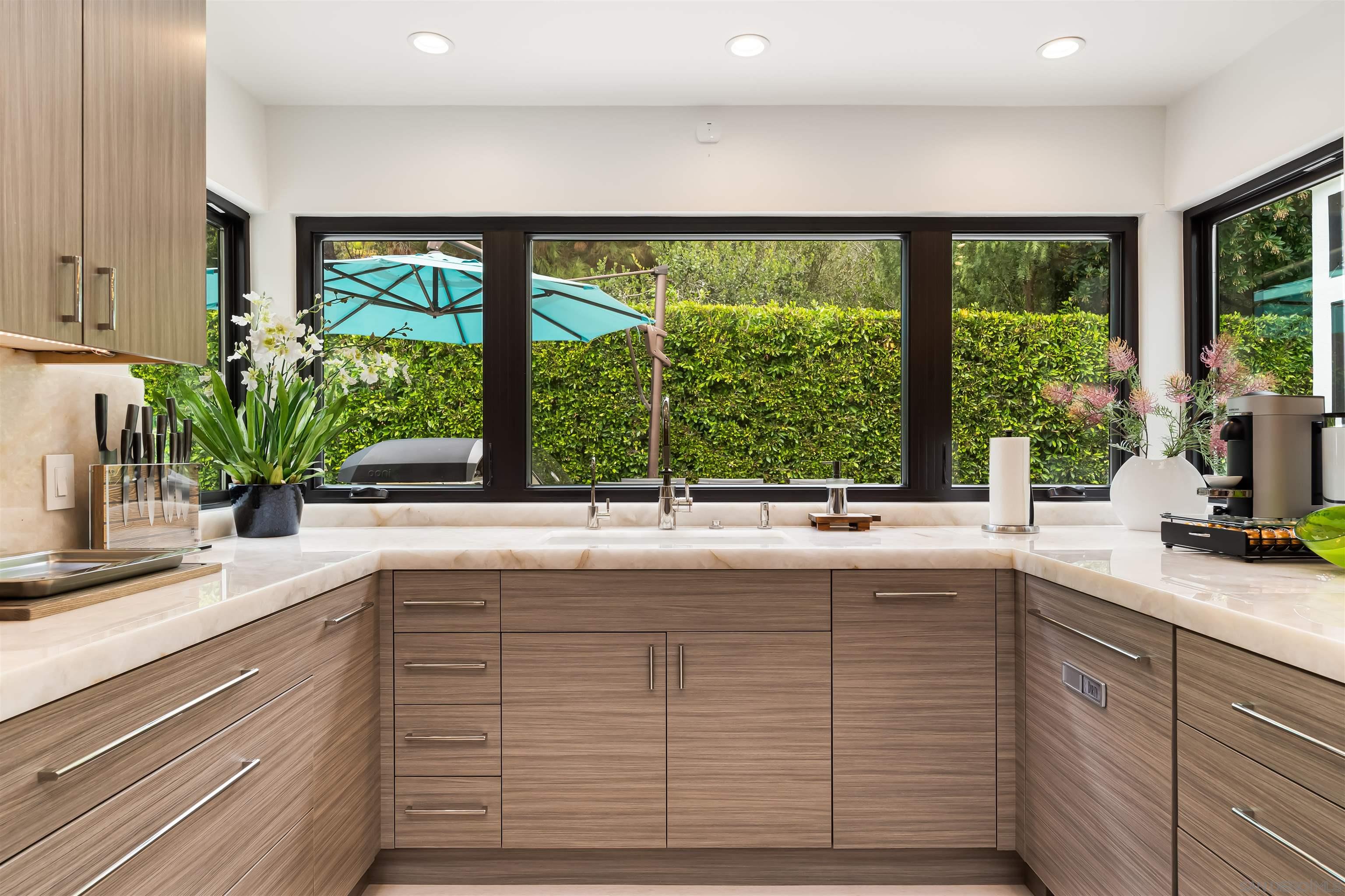 Detail Gallery Image 19 of 75 For 6887  Avenida Andorra, La Jolla,  CA 92037 - 4 Beds | 5 Baths