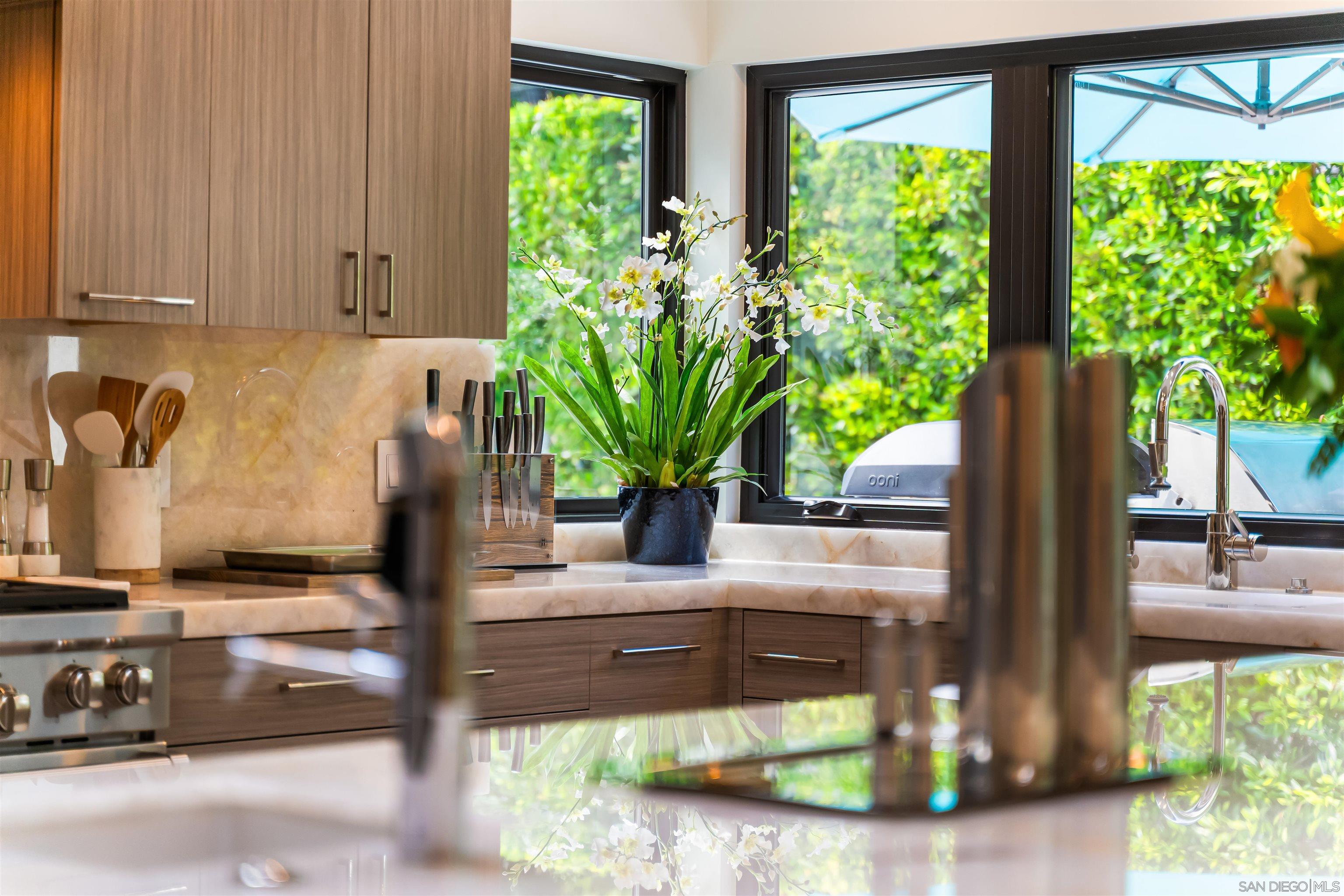 Detail Gallery Image 22 of 75 For 6887  Avenida Andorra, La Jolla,  CA 92037 - 4 Beds | 5 Baths