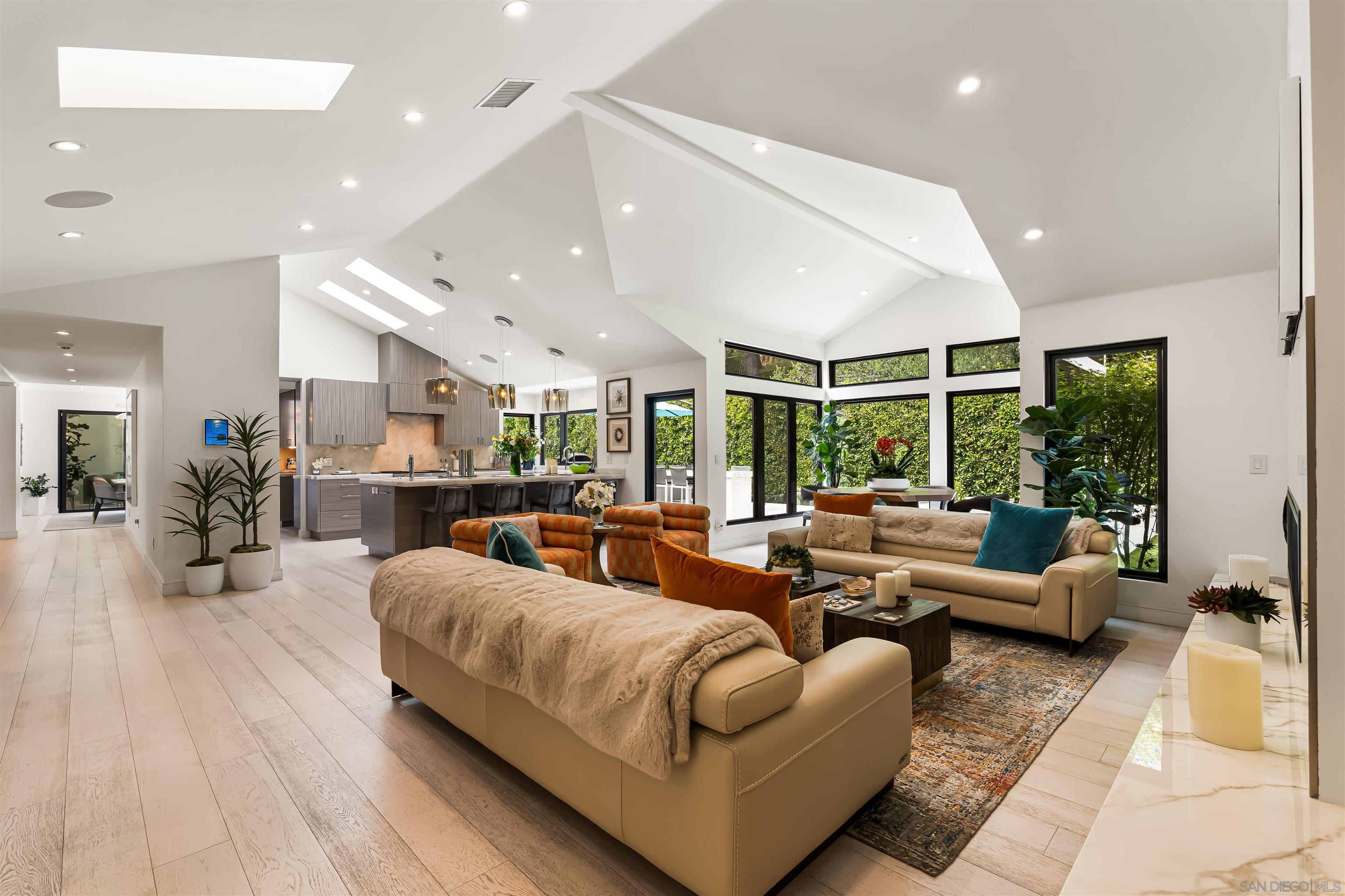 Detail Gallery Image 27 of 75 For 6887  Avenida Andorra, La Jolla,  CA 92037 - 4 Beds | 5 Baths