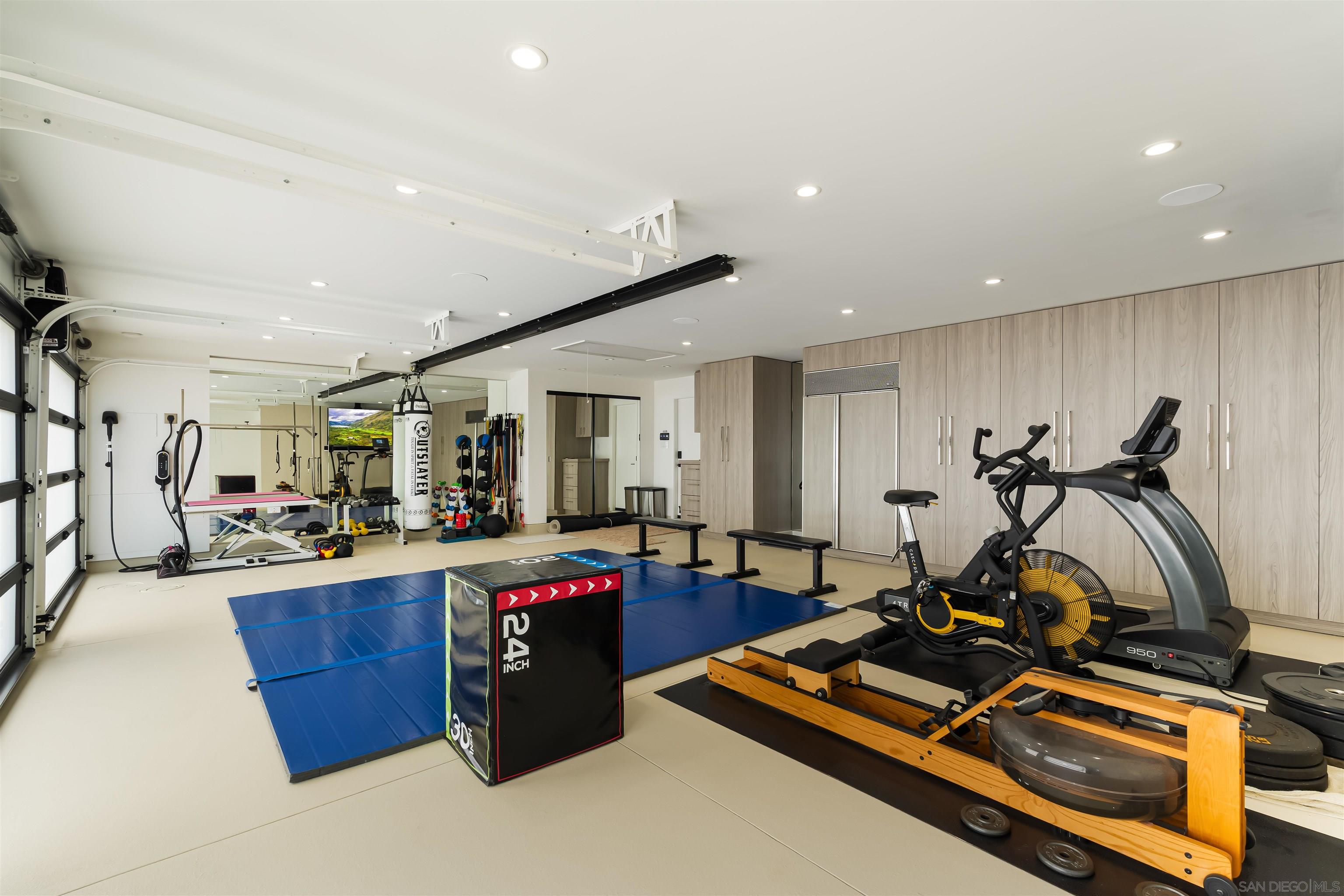 Detail Gallery Image 70 of 75 For 6887  Avenida Andorra, La Jolla,  CA 92037 - 4 Beds | 5 Baths