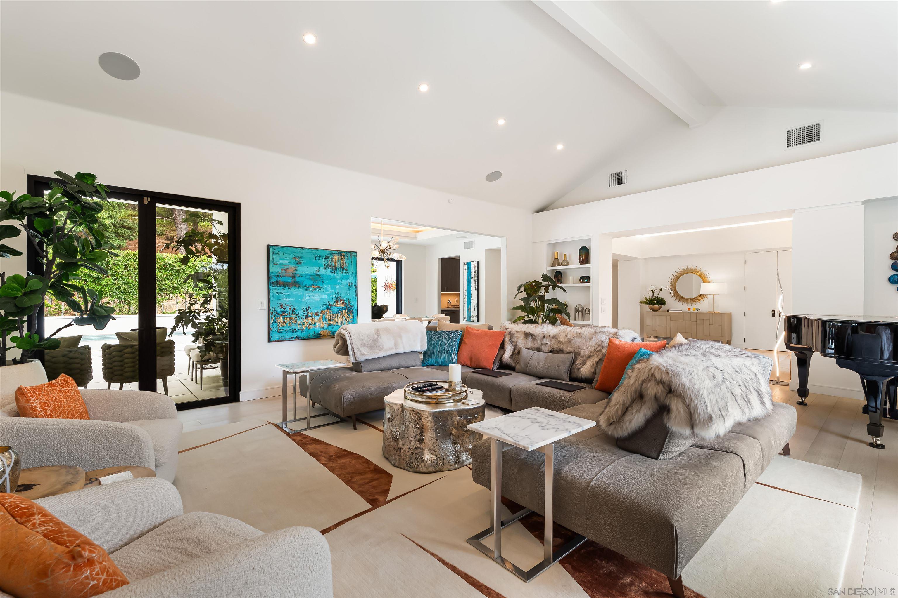 Detail Gallery Image 10 of 75 For 6887  Avenida Andorra, La Jolla,  CA 92037 - 4 Beds | 5 Baths