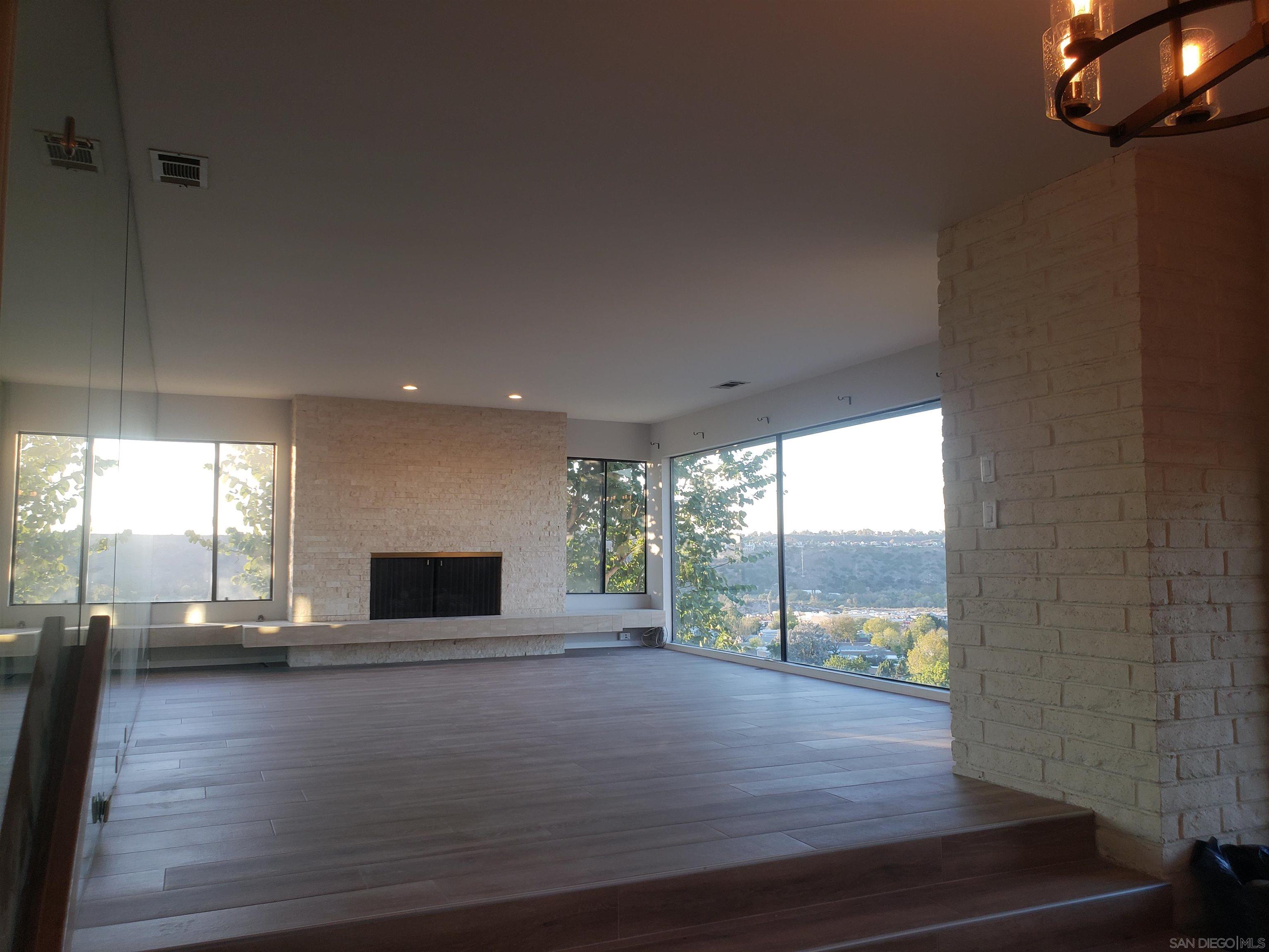 Detail Gallery Image 2 of 30 For 5105  Fontaine, San Diego,  CA 92120 - 3 Beds | 2 Baths