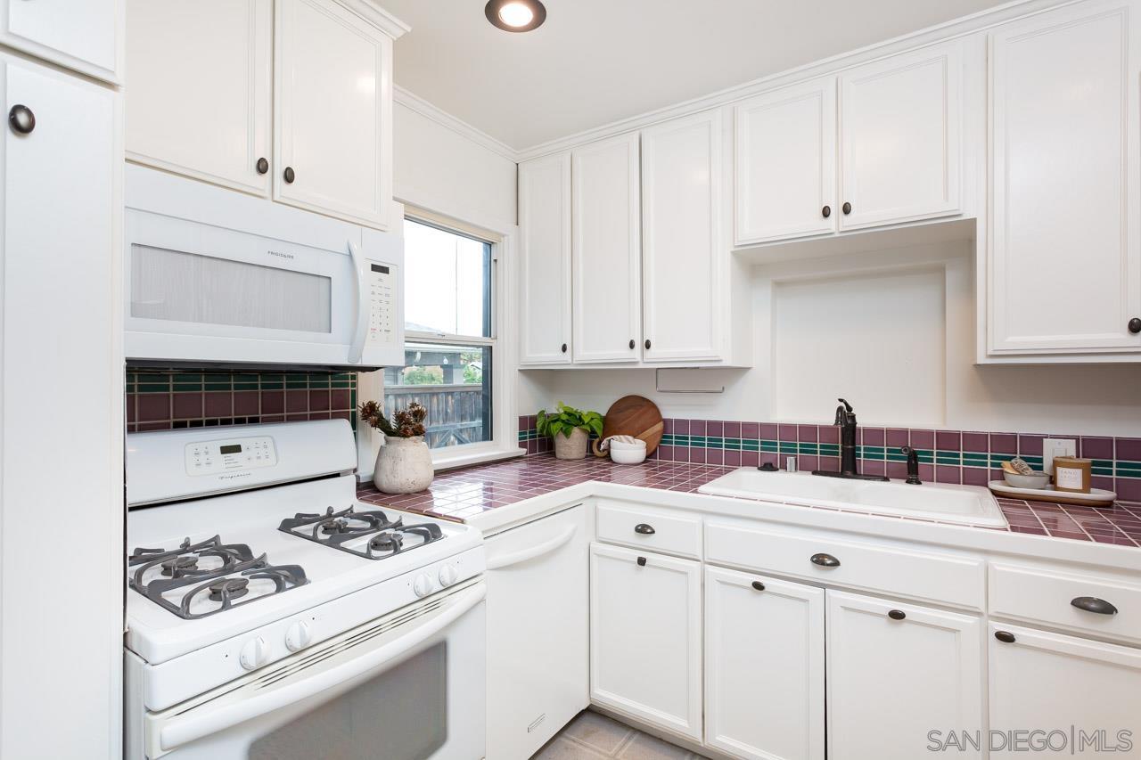 Detail Gallery Image 9 of 23 For 3848  Monroe Avenue, San Diego,  CA 92116 - 2 Beds | 1 Baths