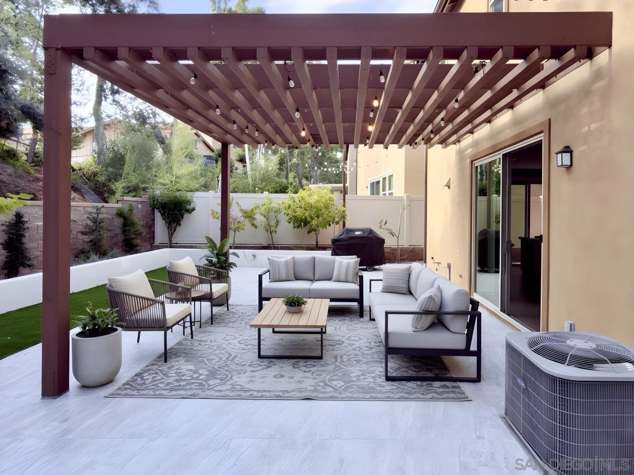 Detail Gallery Image 28 of 33 For 10713  Audrey Way, San Diego,  CA 92129 - 4 Beds | 3 Baths