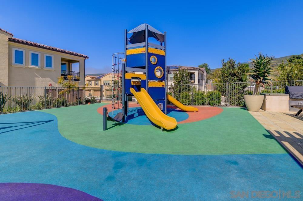 Detail Gallery Image 31 of 33 For 10713  Audrey Way, San Diego,  CA 92129 - 4 Beds | 3 Baths