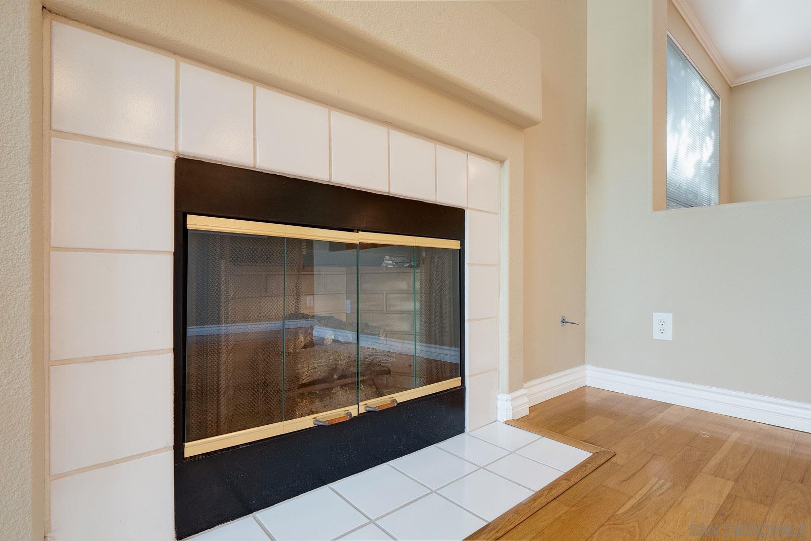 Detail Gallery Image 14 of 57 For 5512  Renaissance Avenue  3, San Diego,  CA 92122 - 3 Beds | 2/1 Baths