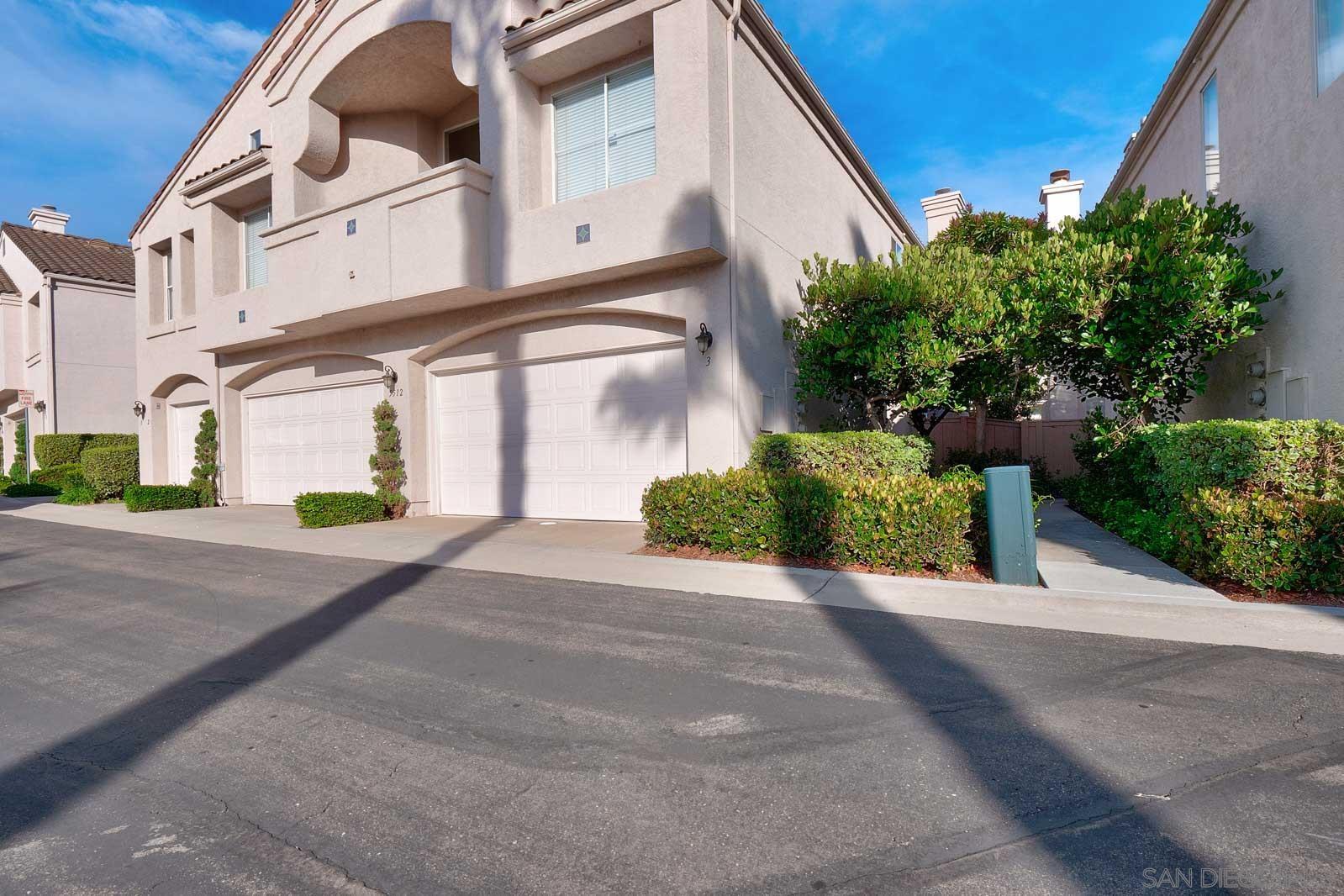 Detail Gallery Image 3 of 57 For 5512  Renaissance Avenue  3, San Diego,  CA 92122 - 3 Beds | 2/1 Baths