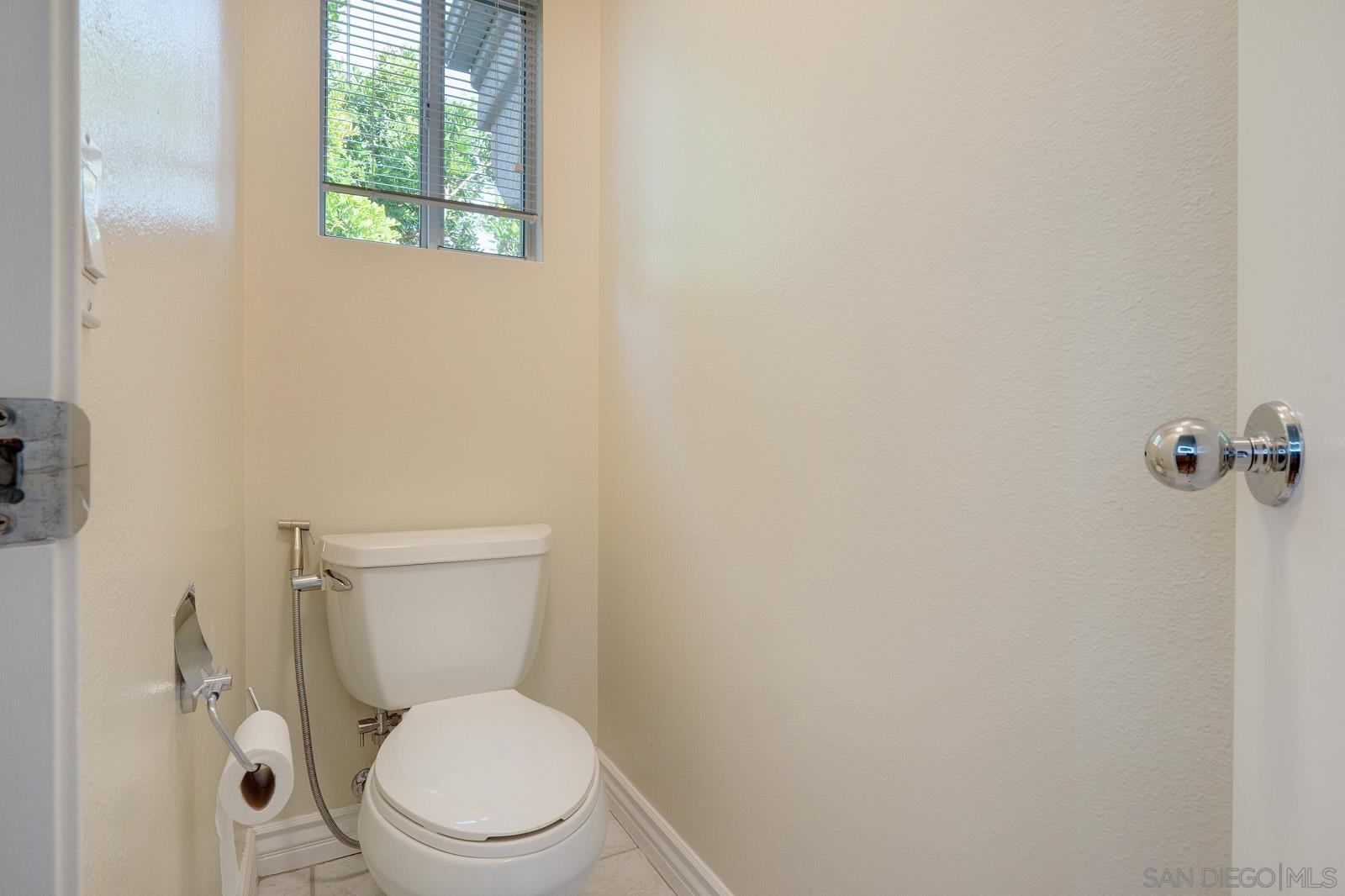 Detail Gallery Image 36 of 57 For 5512  Renaissance Avenue  3, San Diego,  CA 92122 - 3 Beds | 2/1 Baths