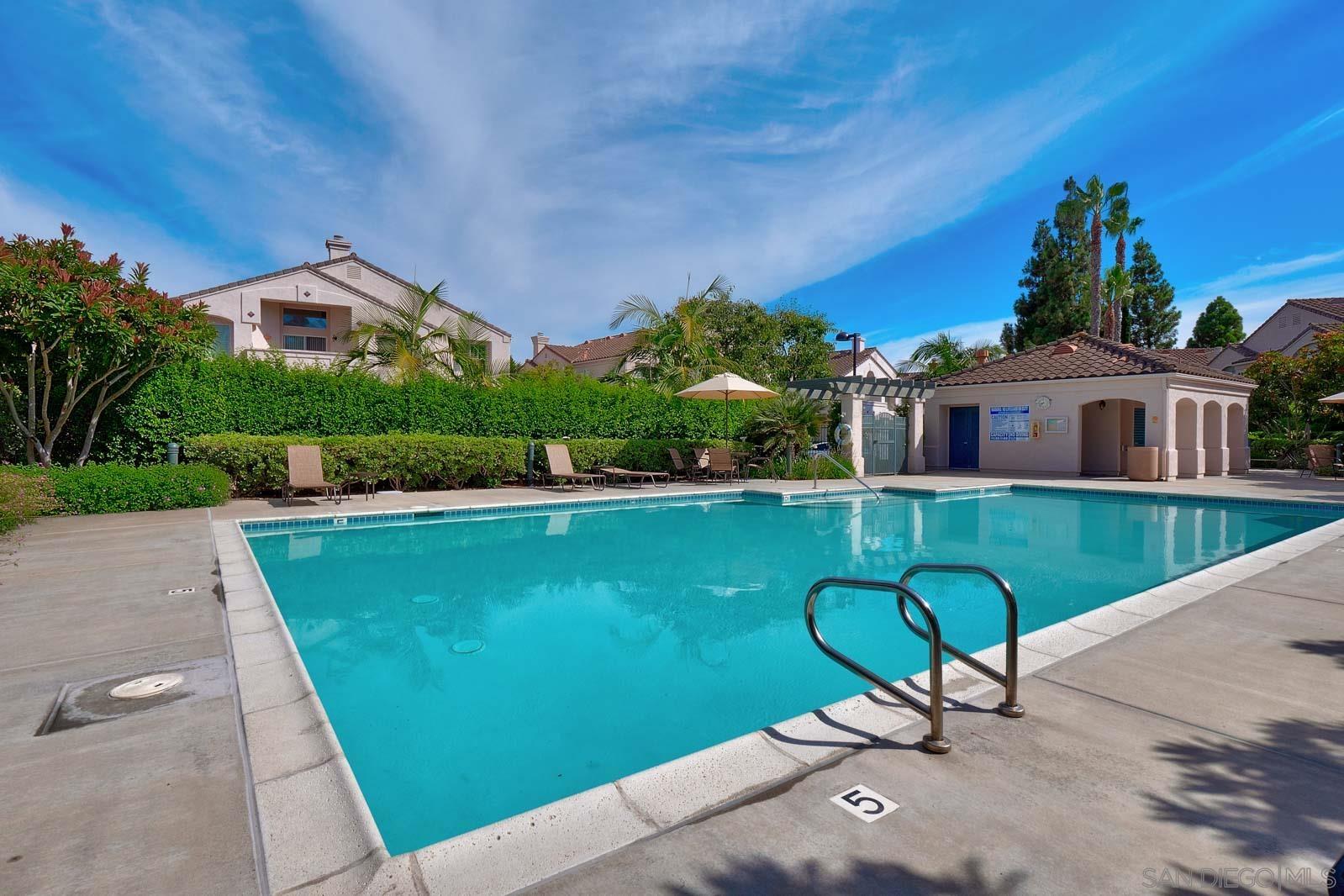 Detail Gallery Image 43 of 57 For 5512  Renaissance Avenue  3, San Diego,  CA 92122 - 3 Beds | 2/1 Baths