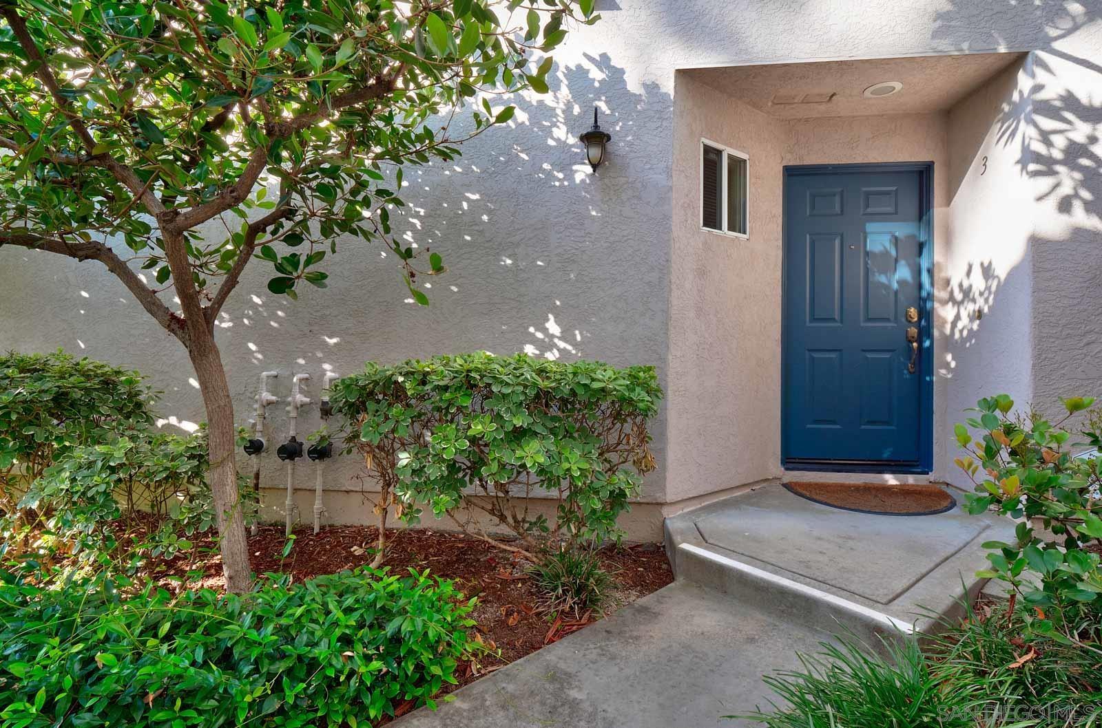 Detail Gallery Image 6 of 57 For 5512  Renaissance Avenue  3, San Diego,  CA 92122 - 3 Beds | 2/1 Baths