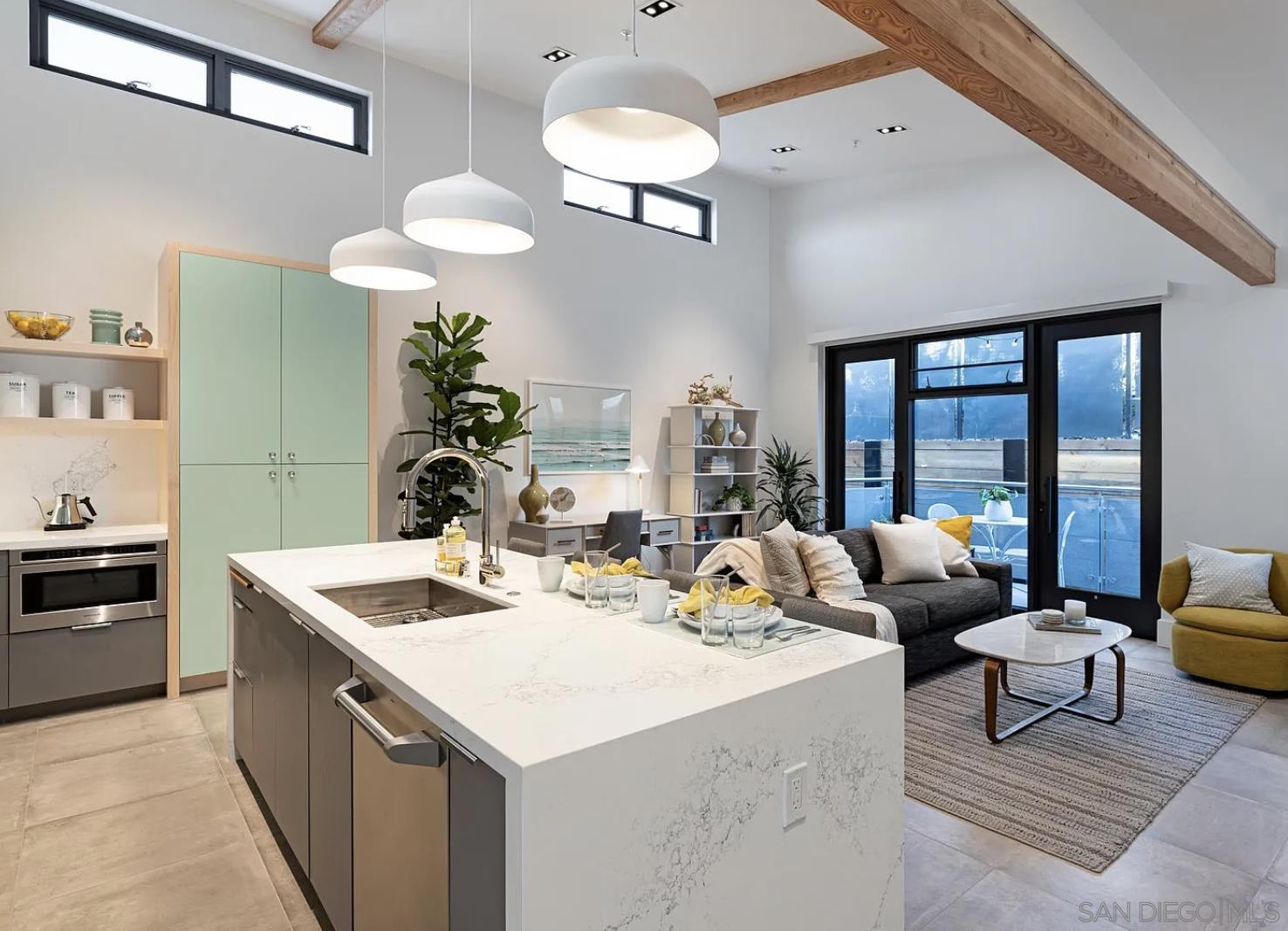 Front Image Thumbnail for SD250044238