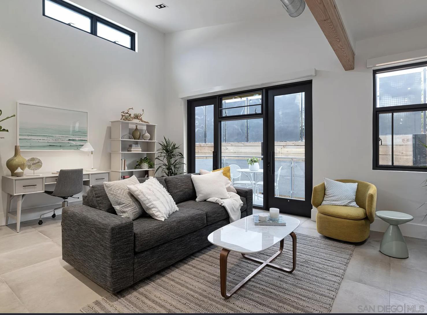 Detail Gallery Image 3 of 11 For 330  S Cedros Ave  Apt 7, Solana Beach,  CA 92075 - 1 Beds | 1 Baths