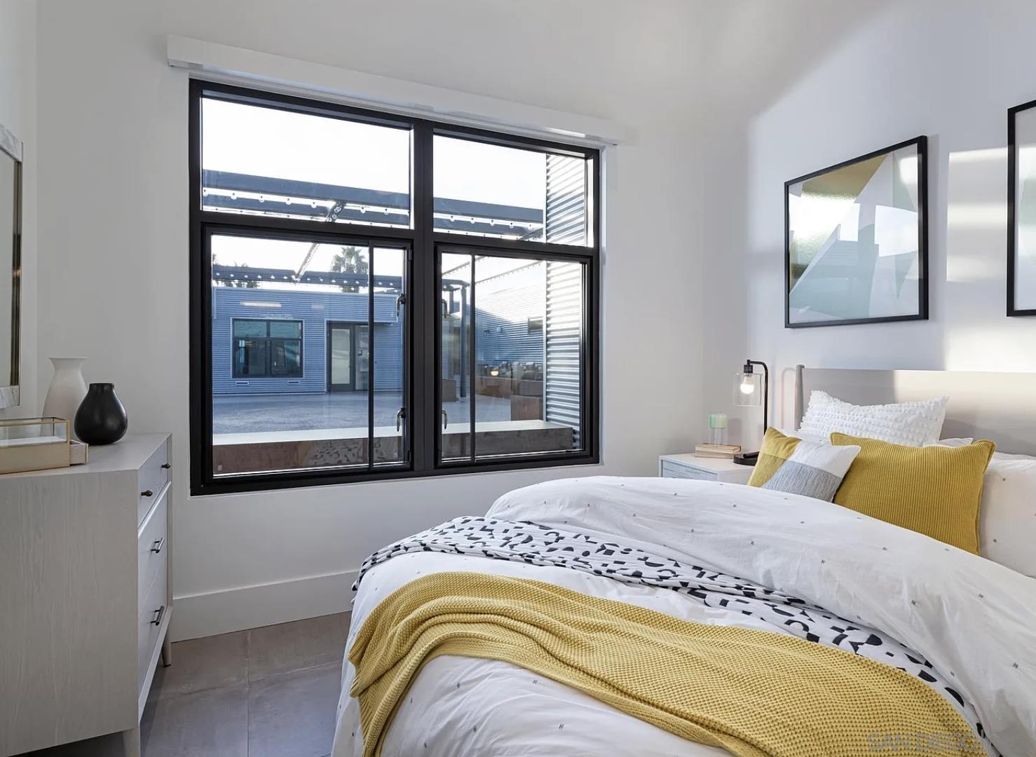 Detail Gallery Image 8 of 11 For 330  S Cedros Ave  Apt 7, Solana Beach,  CA 92075 - 1 Beds | 1 Baths