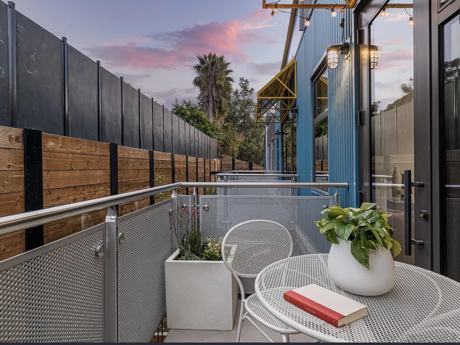 Detail Gallery Image 9 of 11 For 330  S Cedros Ave  Apt 7, Solana Beach,  CA 92075 - 1 Beds | 1 Baths