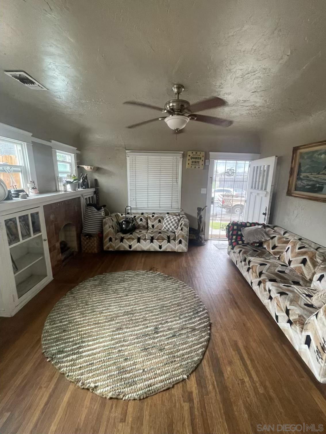 Detail Gallery Image 6 of 30 For 4667-69  35th, San Diego,  CA 92116 - – Beds | – Baths