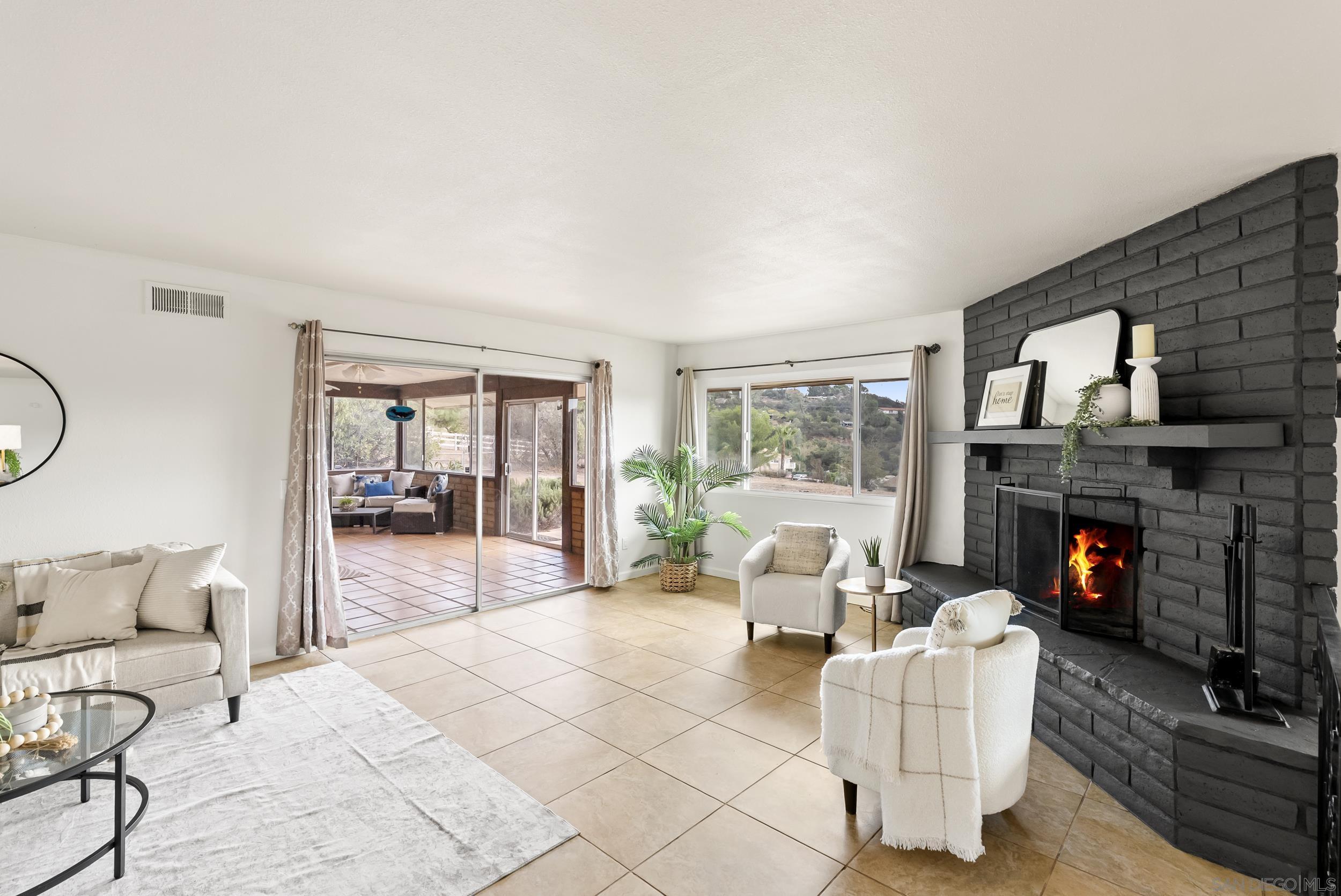 Detail Gallery Image 17 of 42 For 1429  Midway Dr., Alpine,  CA 91901 - 3 Beds | 2/1 Baths