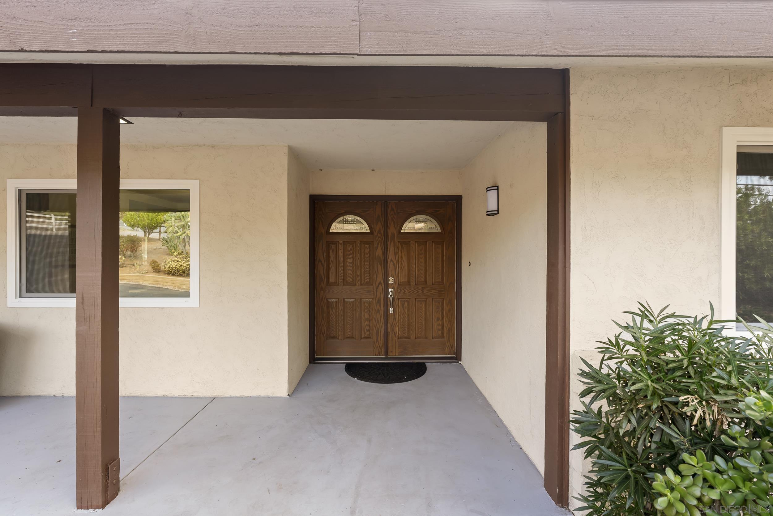 Detail Gallery Image 4 of 42 For 1429  Midway Dr., Alpine,  CA 91901 - 3 Beds | 2/1 Baths