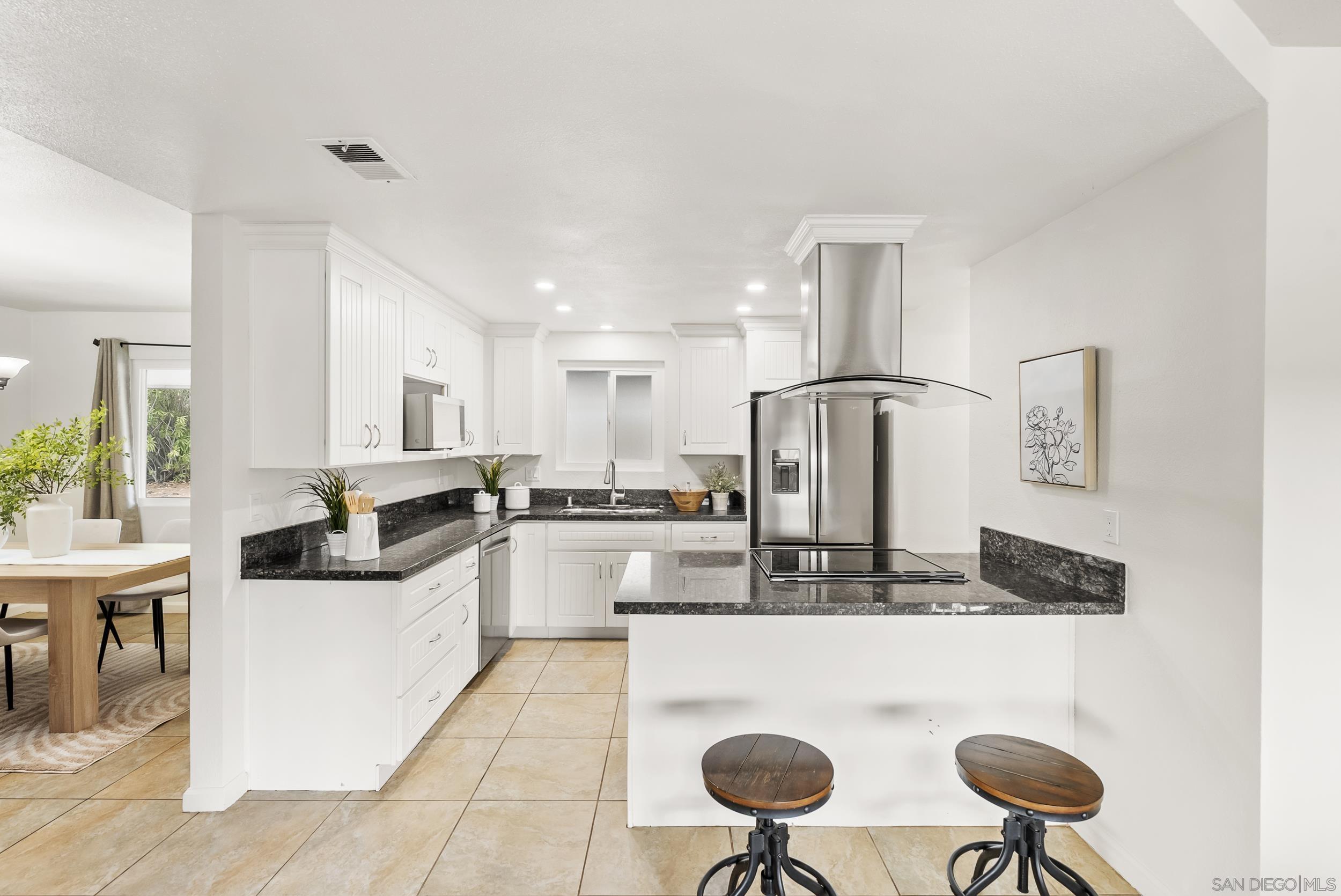 Detail Gallery Image 6 of 42 For 1429  Midway Dr., Alpine,  CA 91901 - 3 Beds | 2/1 Baths