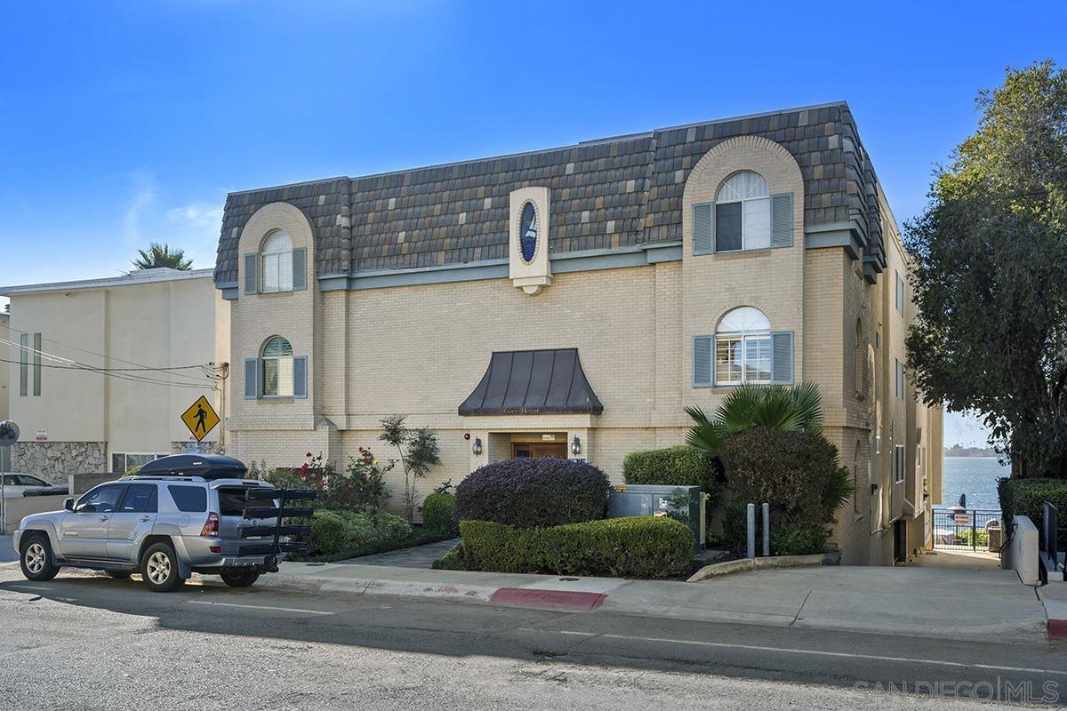 Detail Gallery Image 2 of 74 For 3828  Riviera Dr  2b,  San Diego,  CA 92109 - 2 Beds | 2 Baths