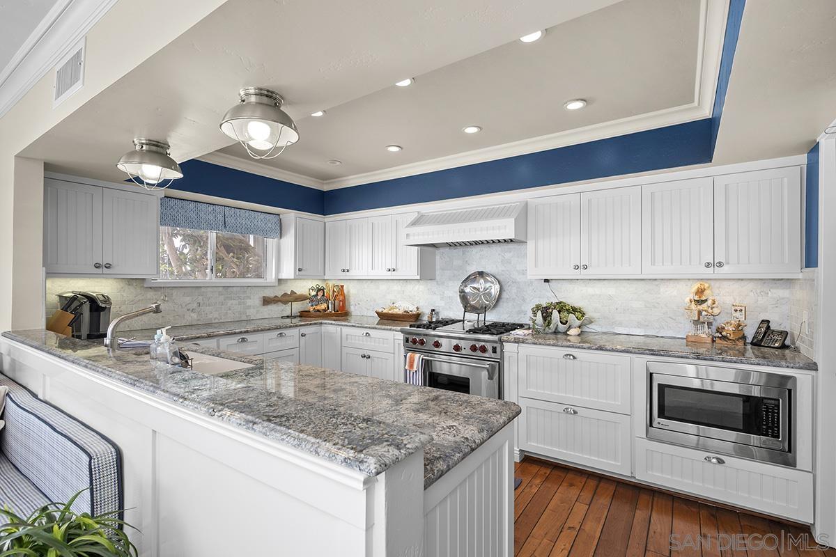 Detail Gallery Image 28 of 74 For 3828  Riviera Dr  2b,  San Diego,  CA 92109 - 2 Beds | 2 Baths