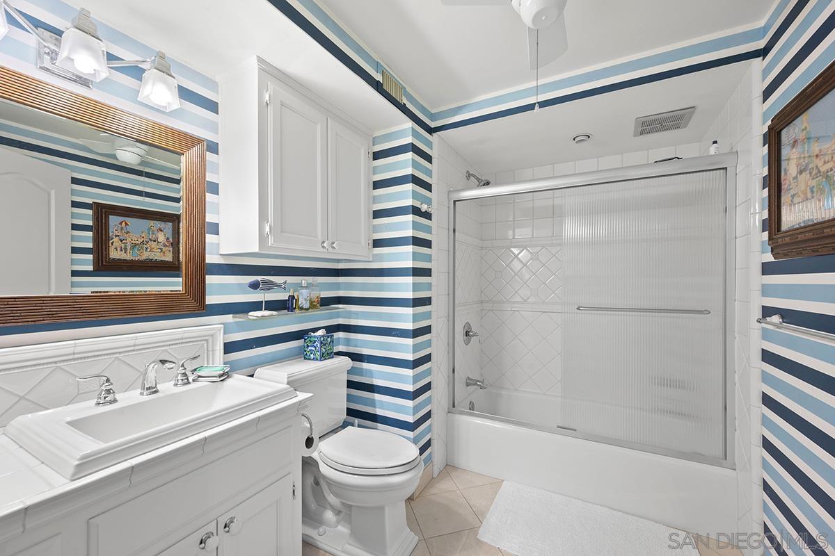 Detail Gallery Image 34 of 74 For 3828  Riviera Dr  2b,  San Diego,  CA 92109 - 2 Beds | 2 Baths