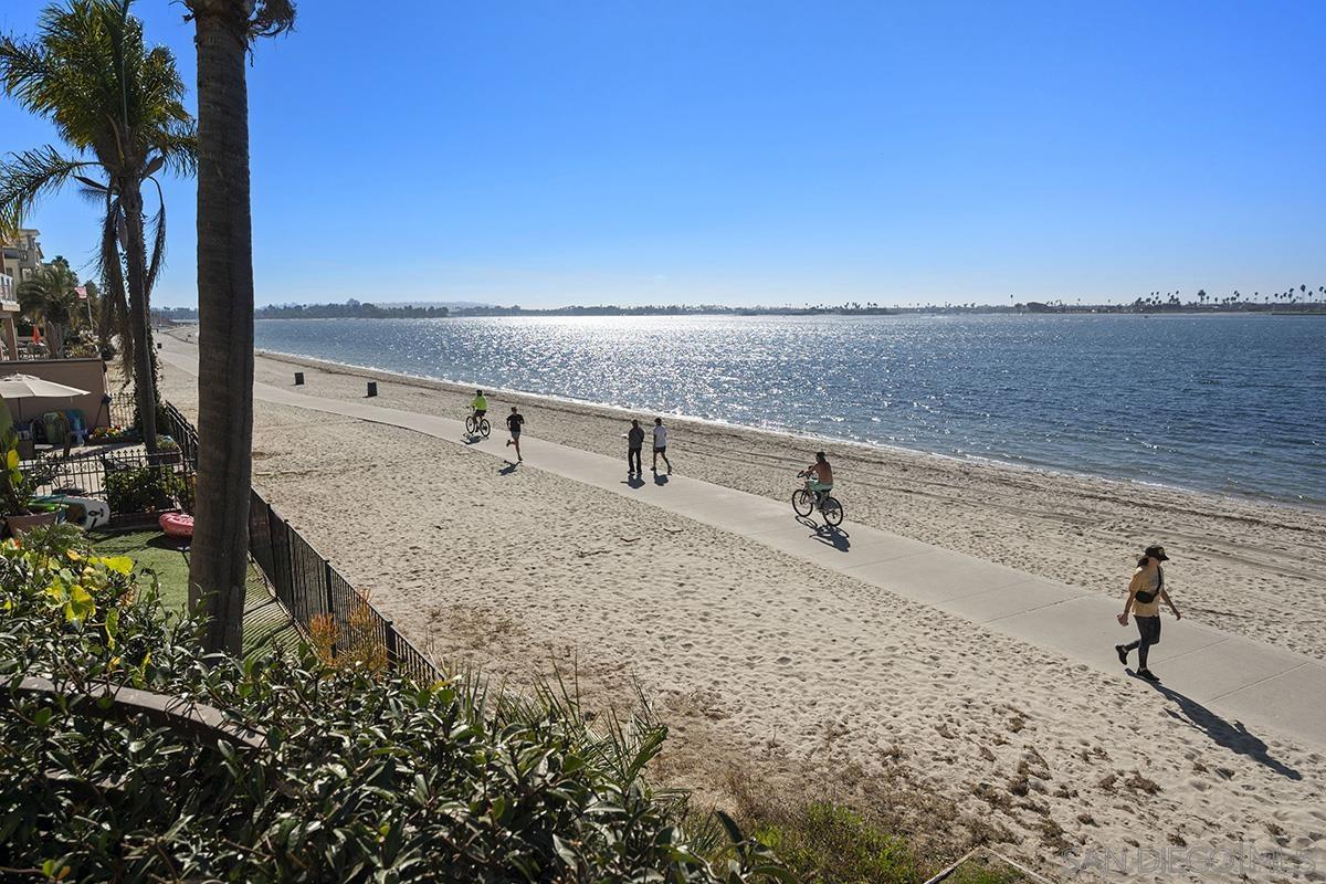 Detail Gallery Image 55 of 74 For 3828  Riviera Dr  2b,  San Diego,  CA 92109 - 2 Beds | 2 Baths