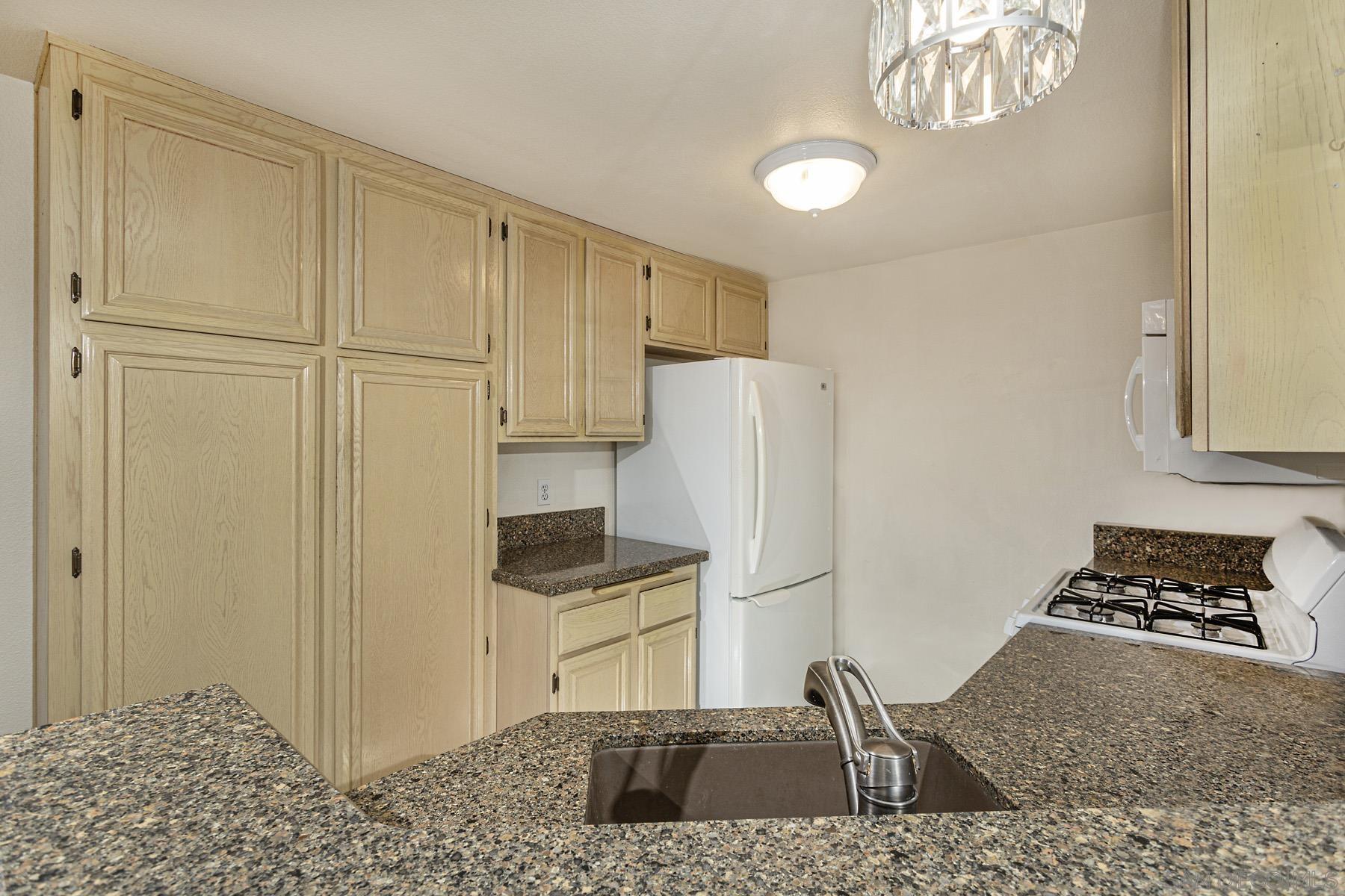 Detail Gallery Image 13 of 22 For 11265  Affinity Ct  #103,  San Diego,  CA 92131 - 2 Beds | 2 Baths