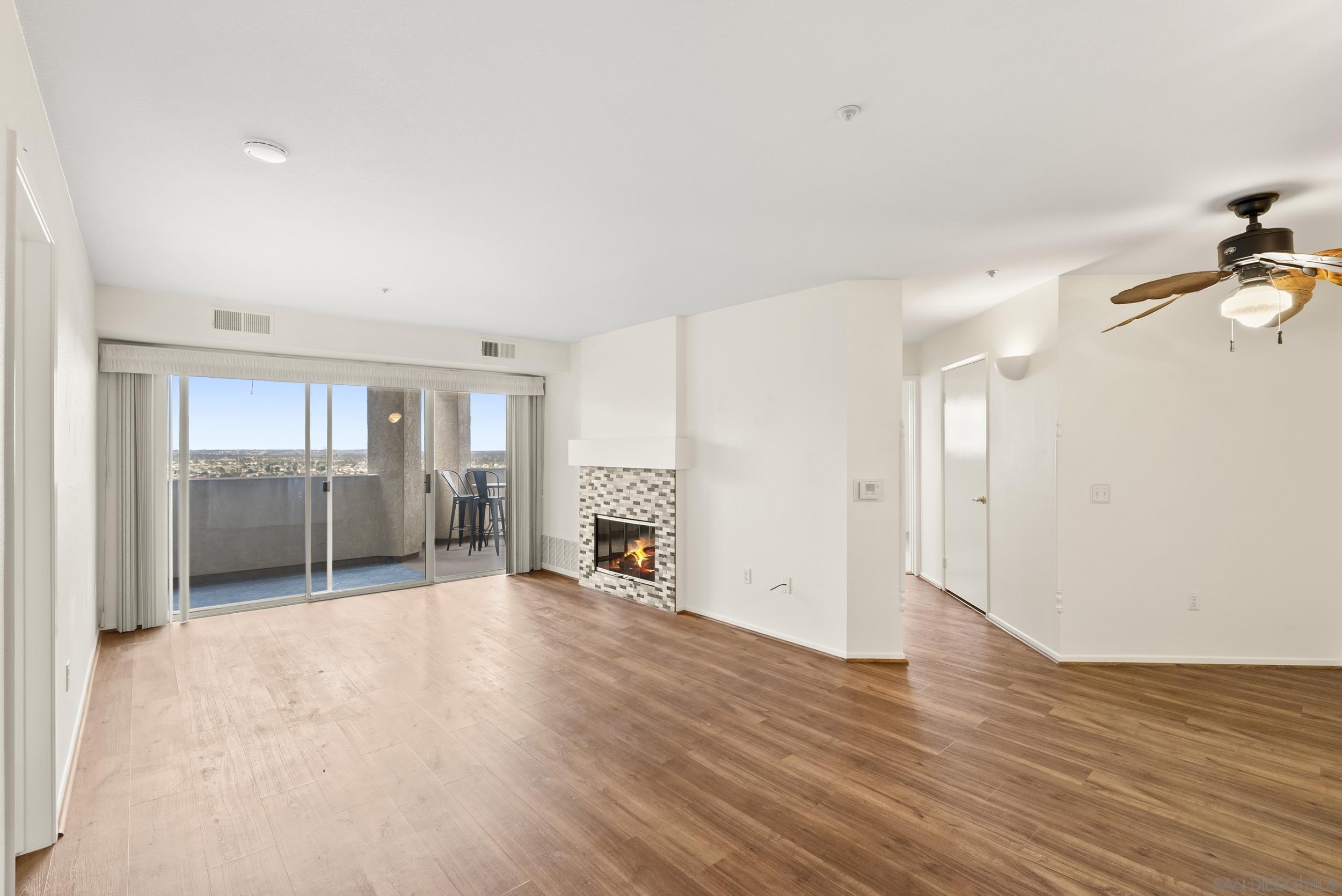 Detail Gallery Image 6 of 22 For 11265  Affinity Ct  #103,  San Diego,  CA 92131 - 2 Beds | 2 Baths