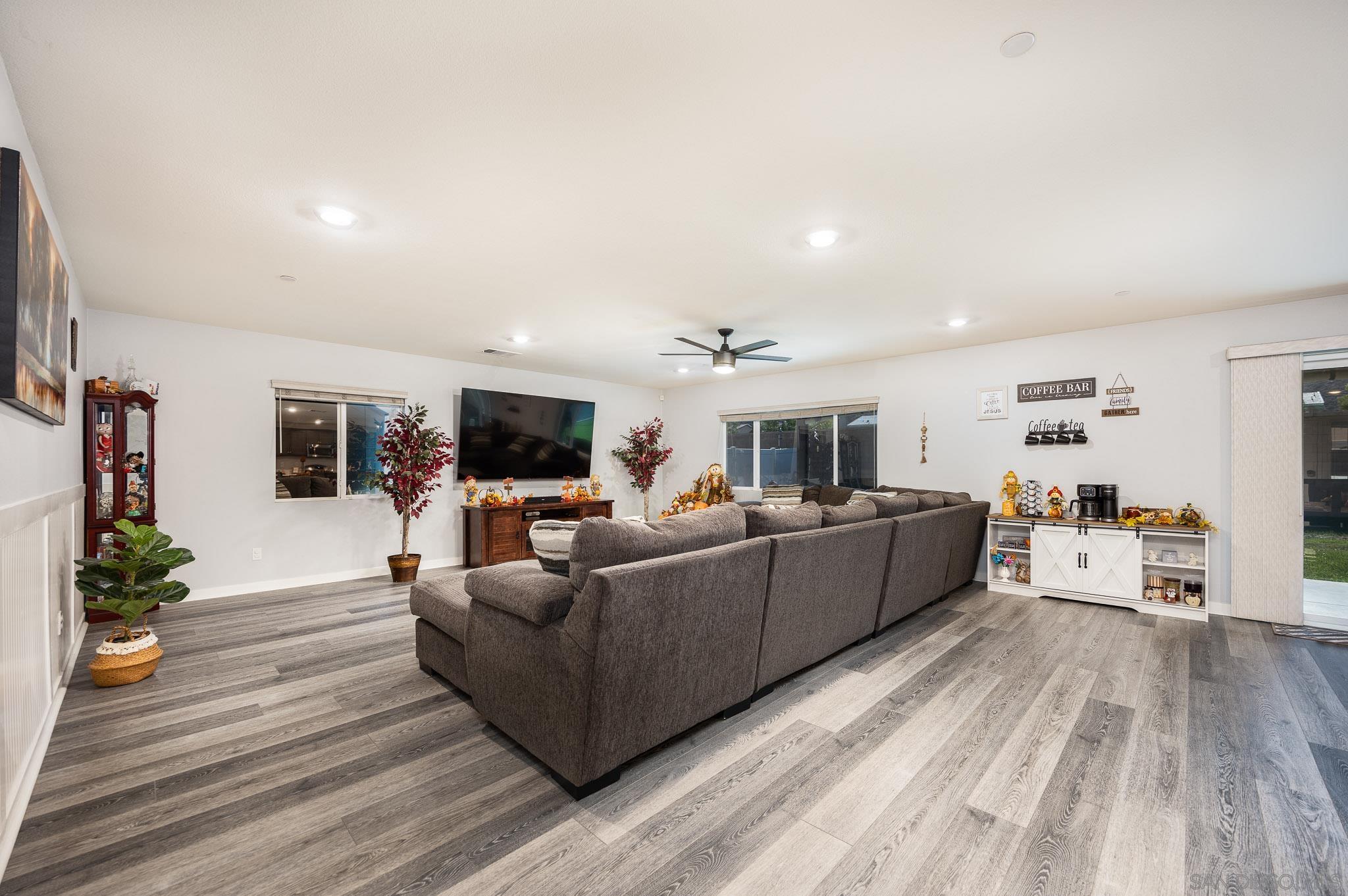 Detail Gallery Image 11 of 26 For 32089  Bunkhouse Rd, Winchester,  CA 92596 - 3 Beds | 2/1 Baths