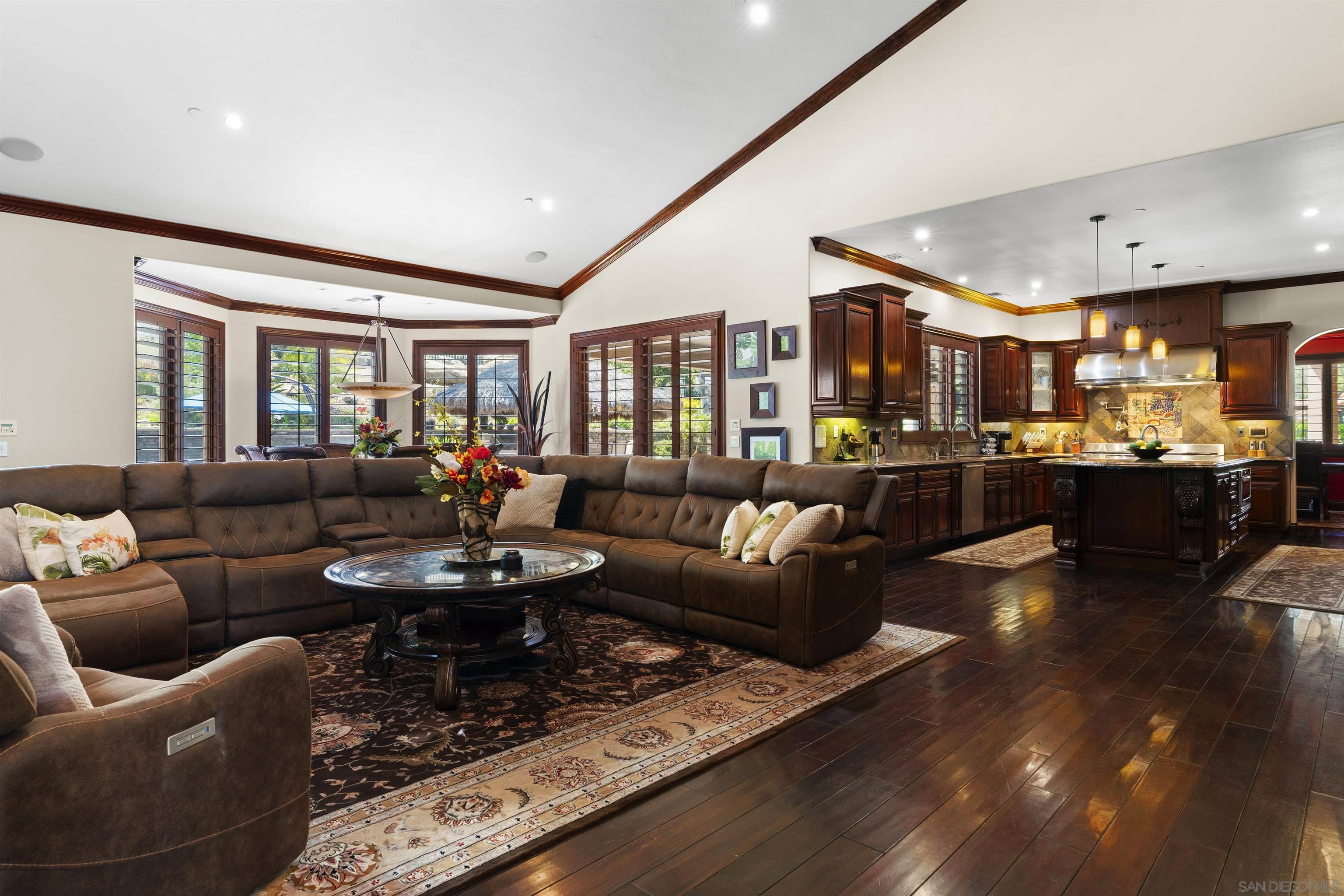 Detail Gallery Image 14 of 75 For 2882  Conestoga Circle, Alpine,  CA 91901 - 6 Beds | 4/1 Baths