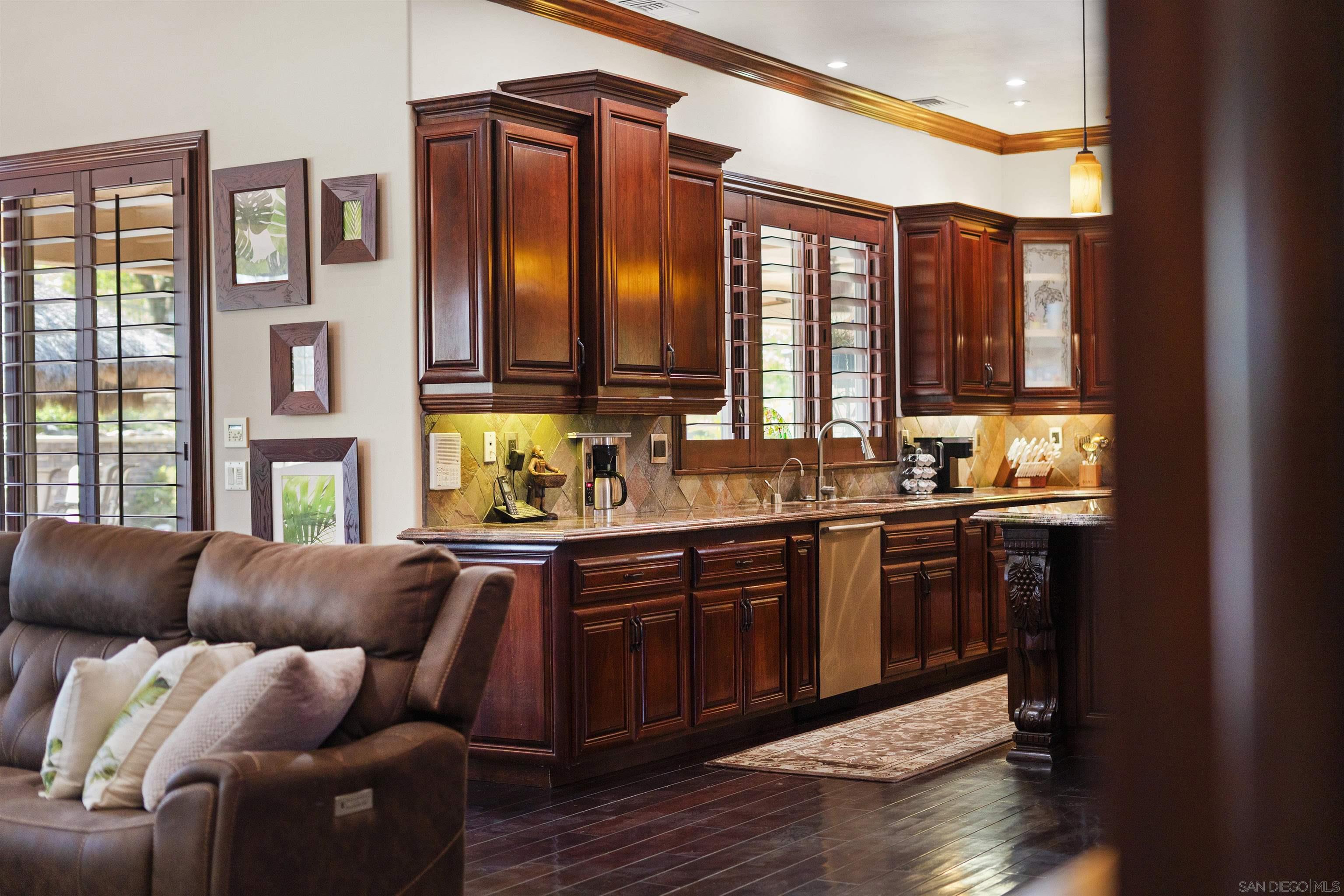 Detail Gallery Image 15 of 75 For 2882  Conestoga Circle, Alpine,  CA 91901 - 6 Beds | 4/1 Baths