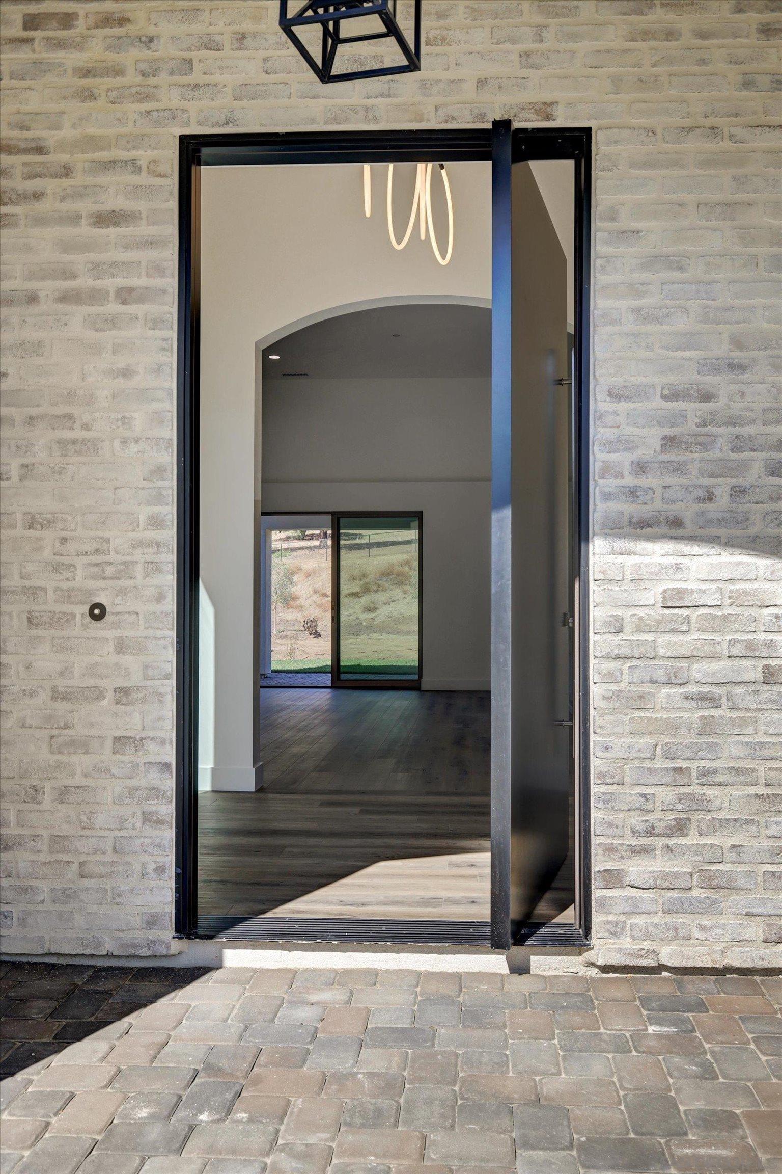 Detail Gallery Image 2 of 44 For 5808  Lake Vista Dr., Bonsall,  CA 92003 - 4 Beds | 4/1 Baths