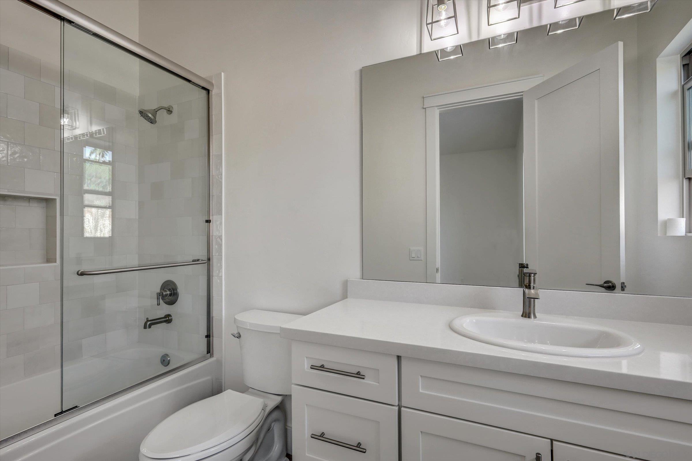 Detail Gallery Image 12 of 44 For 5808  Lake Vista Dr., Bonsall,  CA 92003 - 4 Beds | 4/1 Baths