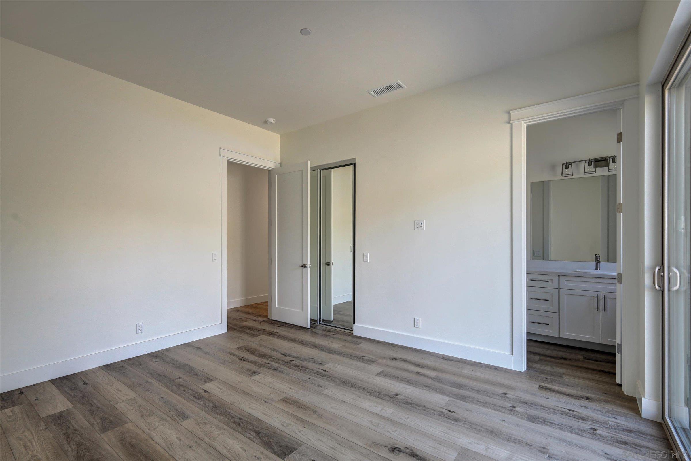 Detail Gallery Image 13 of 44 For 5808  Lake Vista Dr., Bonsall,  CA 92003 - 4 Beds | 4/1 Baths