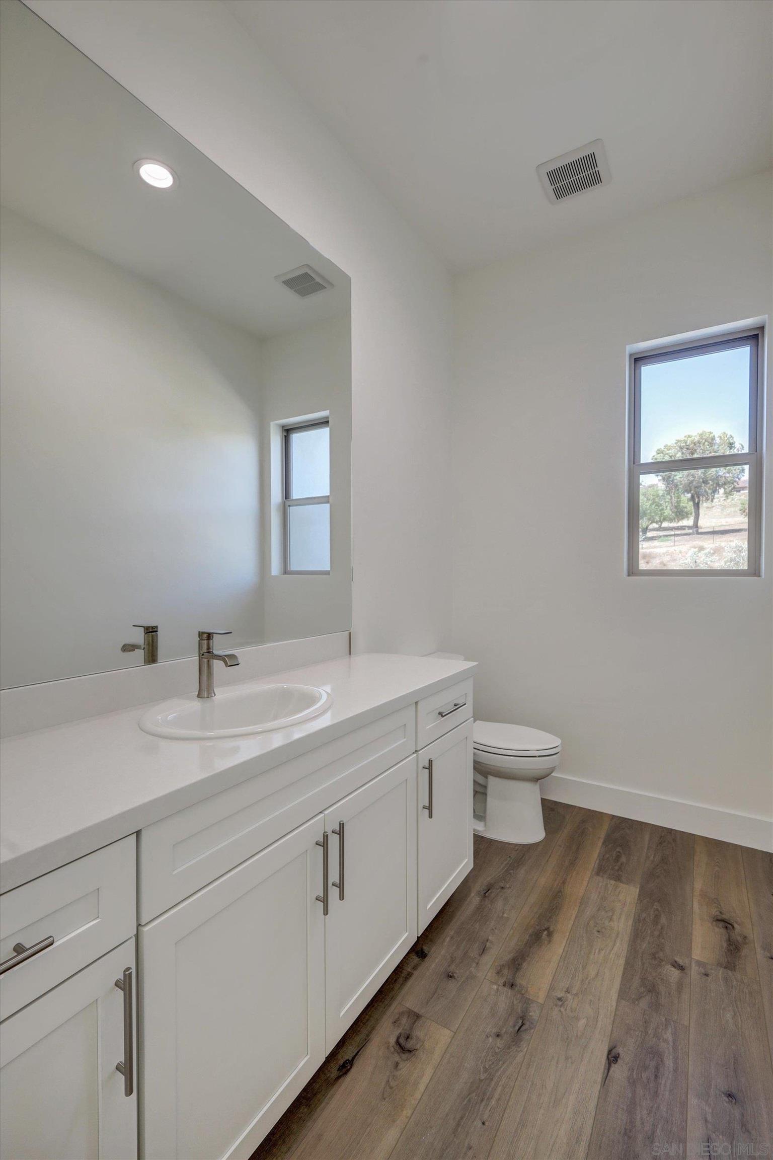 Detail Gallery Image 19 of 44 For 5808  Lake Vista Dr., Bonsall,  CA 92003 - 4 Beds | 4/1 Baths