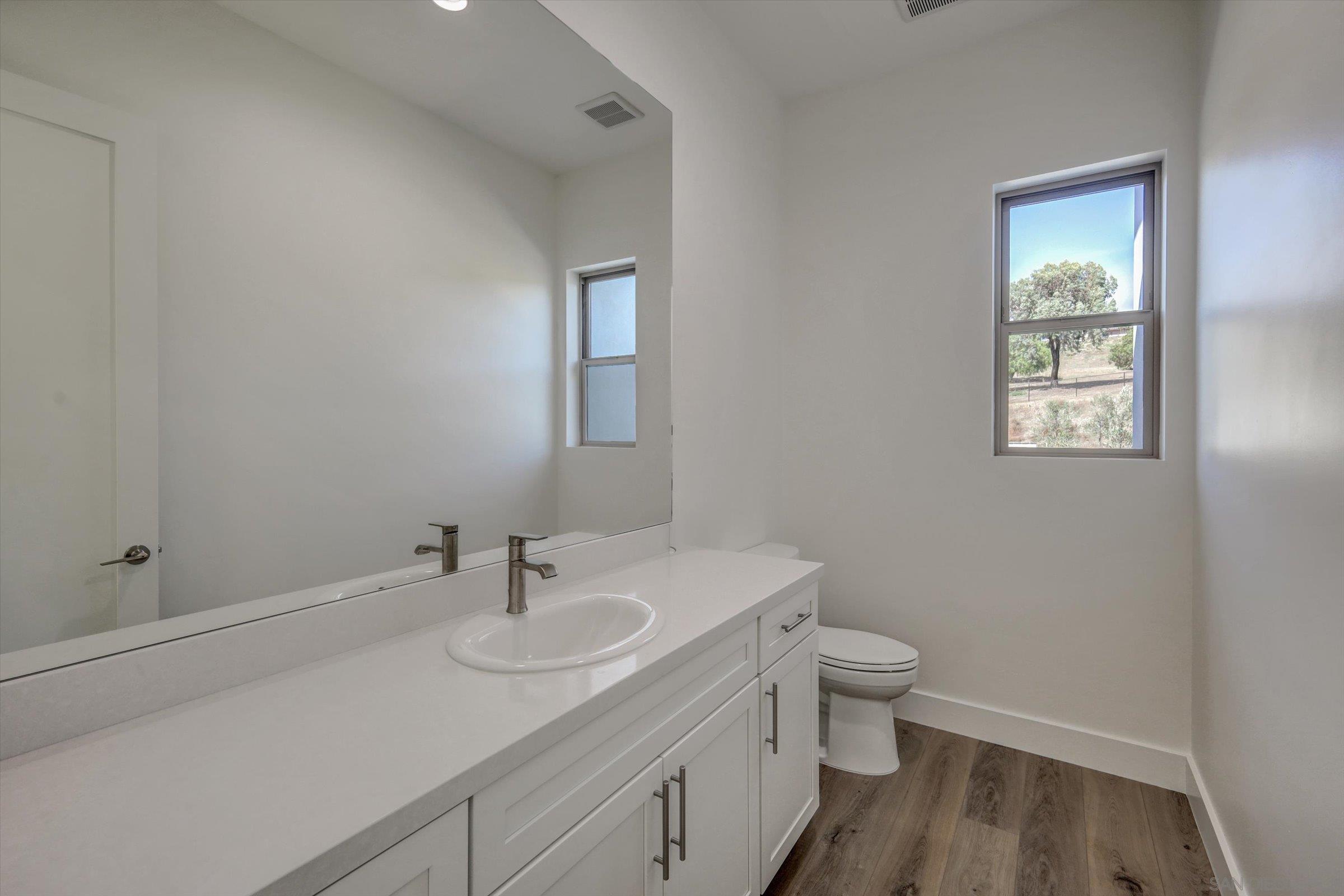 Detail Gallery Image 20 of 44 For 5808  Lake Vista Dr., Bonsall,  CA 92003 - 4 Beds | 4/1 Baths