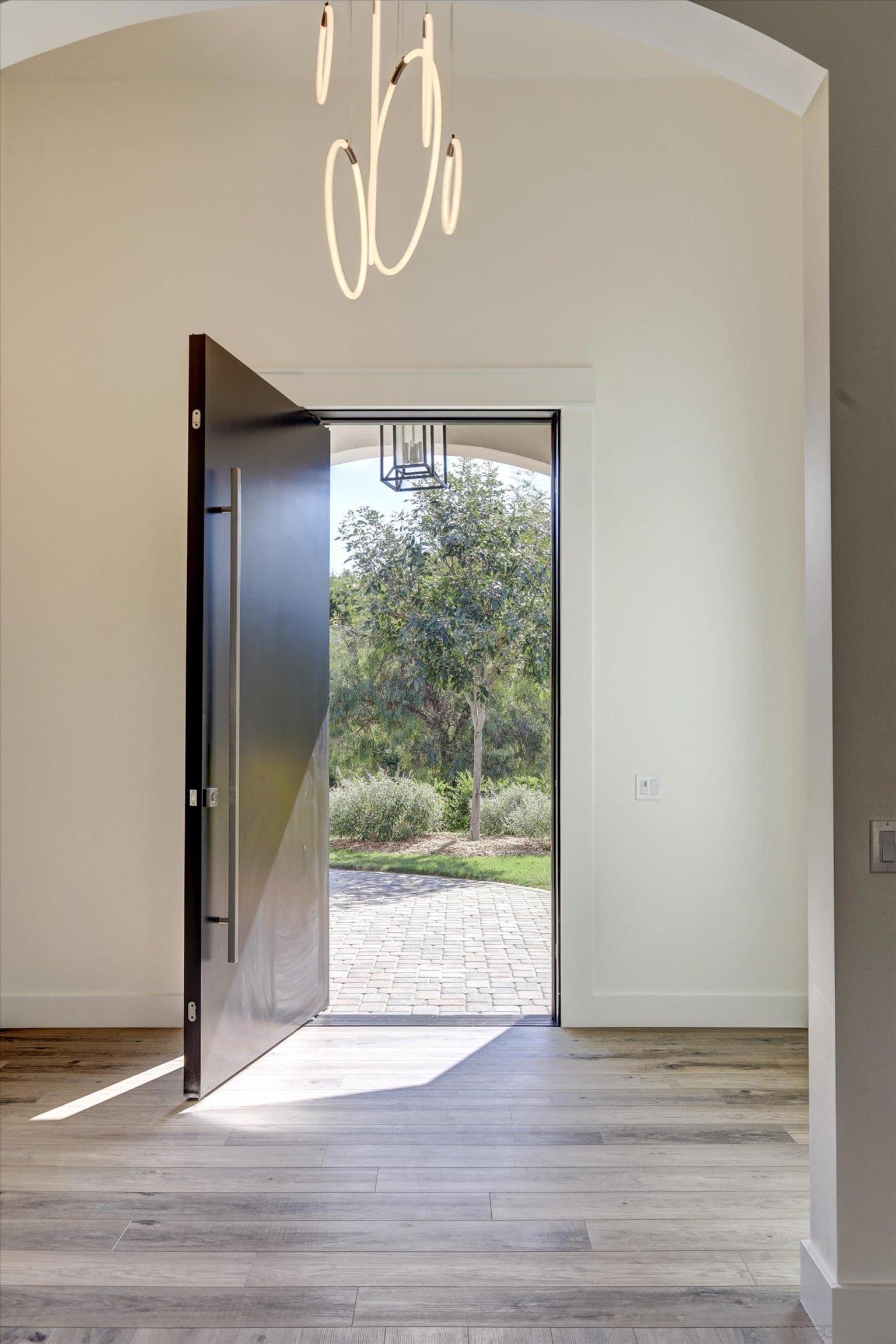 Detail Gallery Image 3 of 44 For 5808  Lake Vista Dr., Bonsall,  CA 92003 - 4 Beds | 4/1 Baths