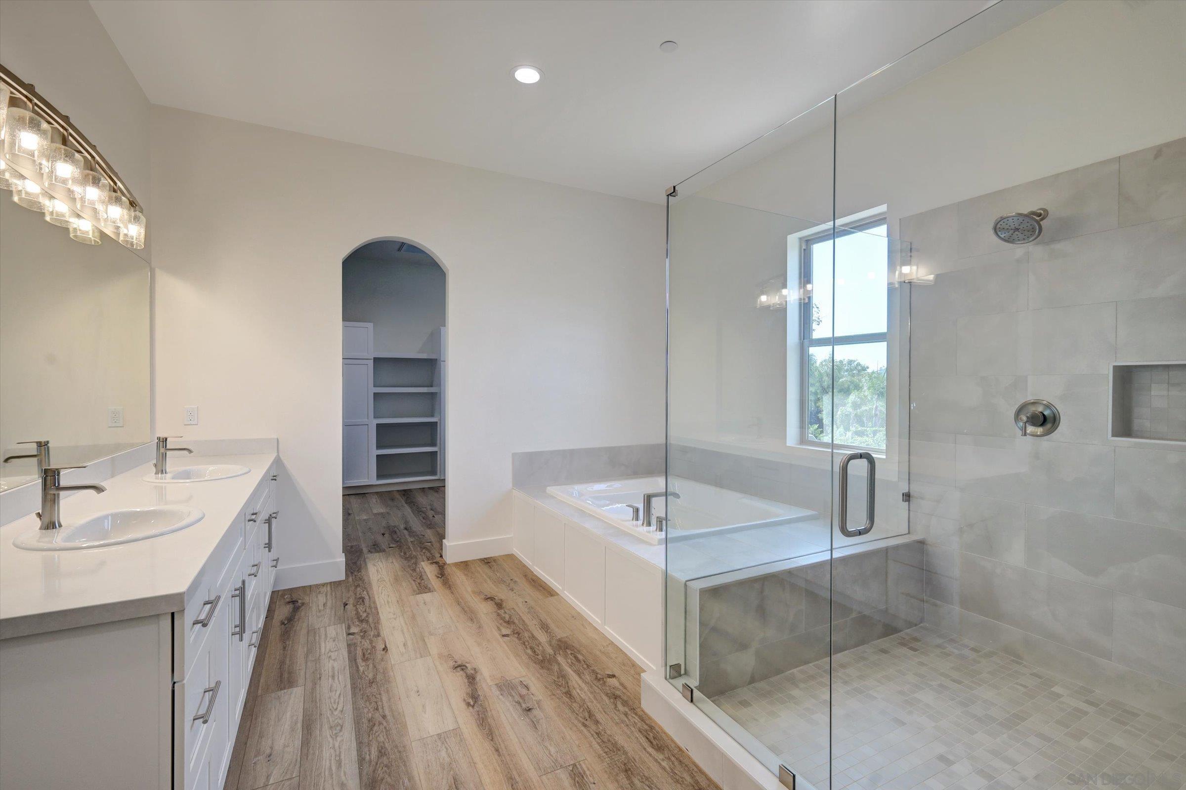 Detail Gallery Image 23 of 44 For 5808  Lake Vista Dr., Bonsall,  CA 92003 - 4 Beds | 4/1 Baths
