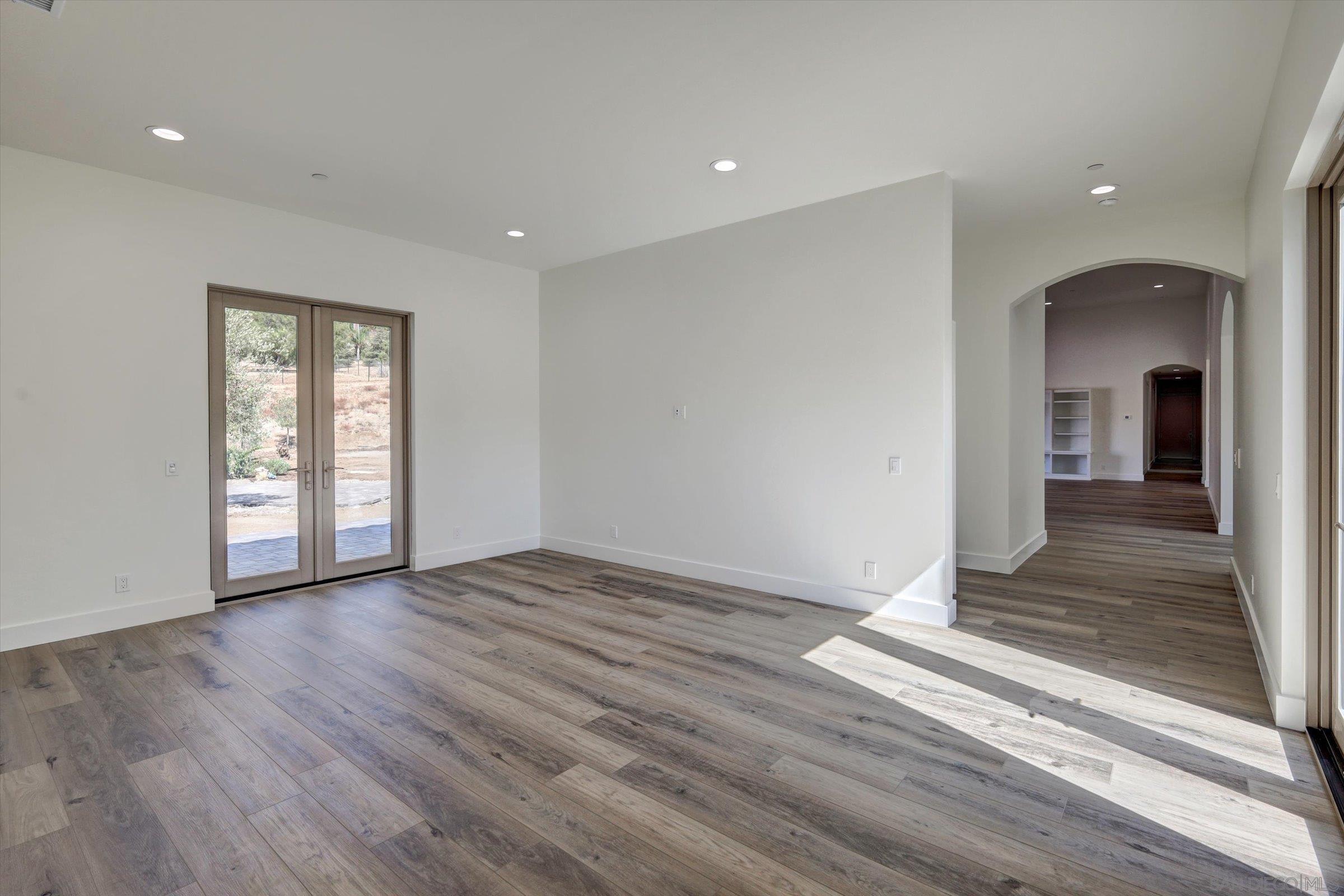 Detail Gallery Image 28 of 44 For 5808  Lake Vista Dr., Bonsall,  CA 92003 - 4 Beds | 4/1 Baths